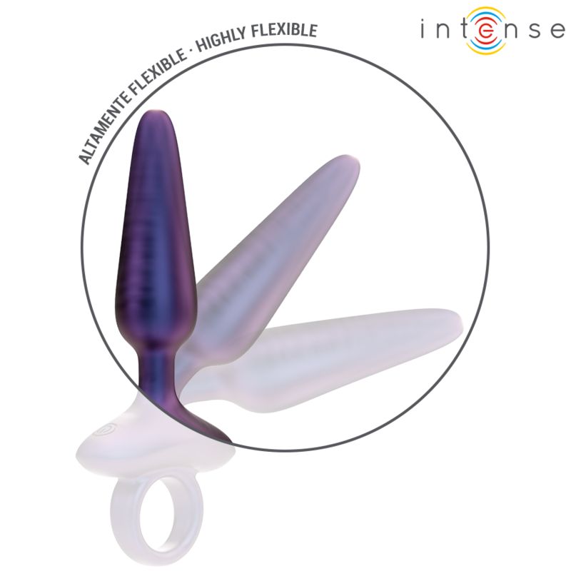 Plug anale viola con anello, flessibile. Marchio: Intense. Mostrato in movimento, con marcatura circolare.