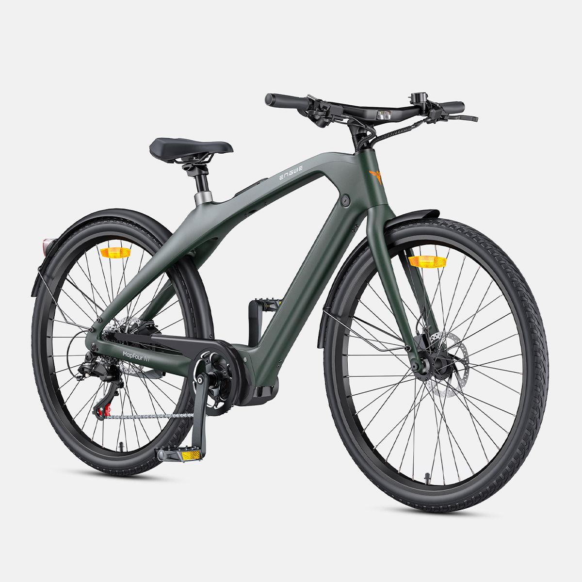 E-bike verde con pneumatici e parafanghi neri. Visibili sella, manubrio, pedali e freni a disco.