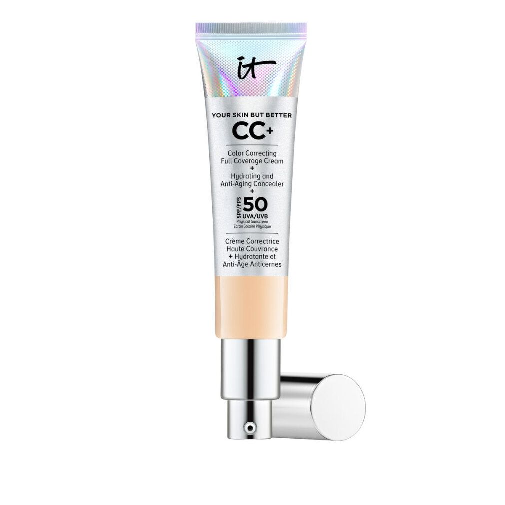 Crema CC+ It Cosmetics con SPF 50. Tubo d'argento con pompa. Testo: Your Skin But Better, Color Correcting Full Coverage Cream.