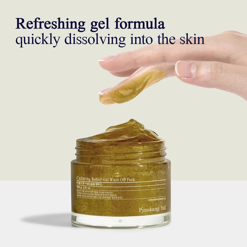 Gel applicato sulla mano. Vaso di gel. Testo: Calming Relief Gel Wash Off Pack.