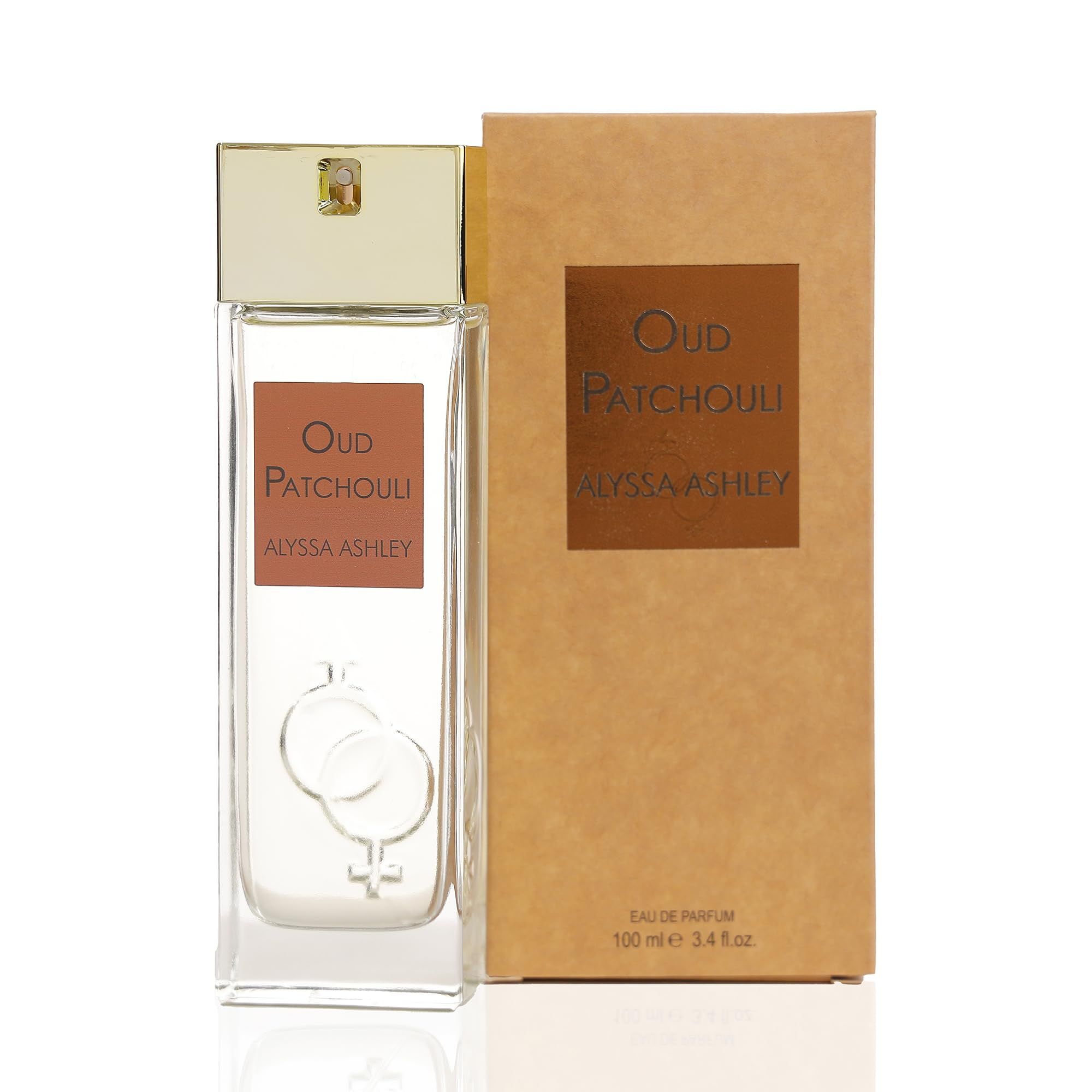 Flacone di profumo e confezione. Scritta: Oud Patchouli, Alyssa Ashley. Confezione marrone. Flacone con tappo dorato.