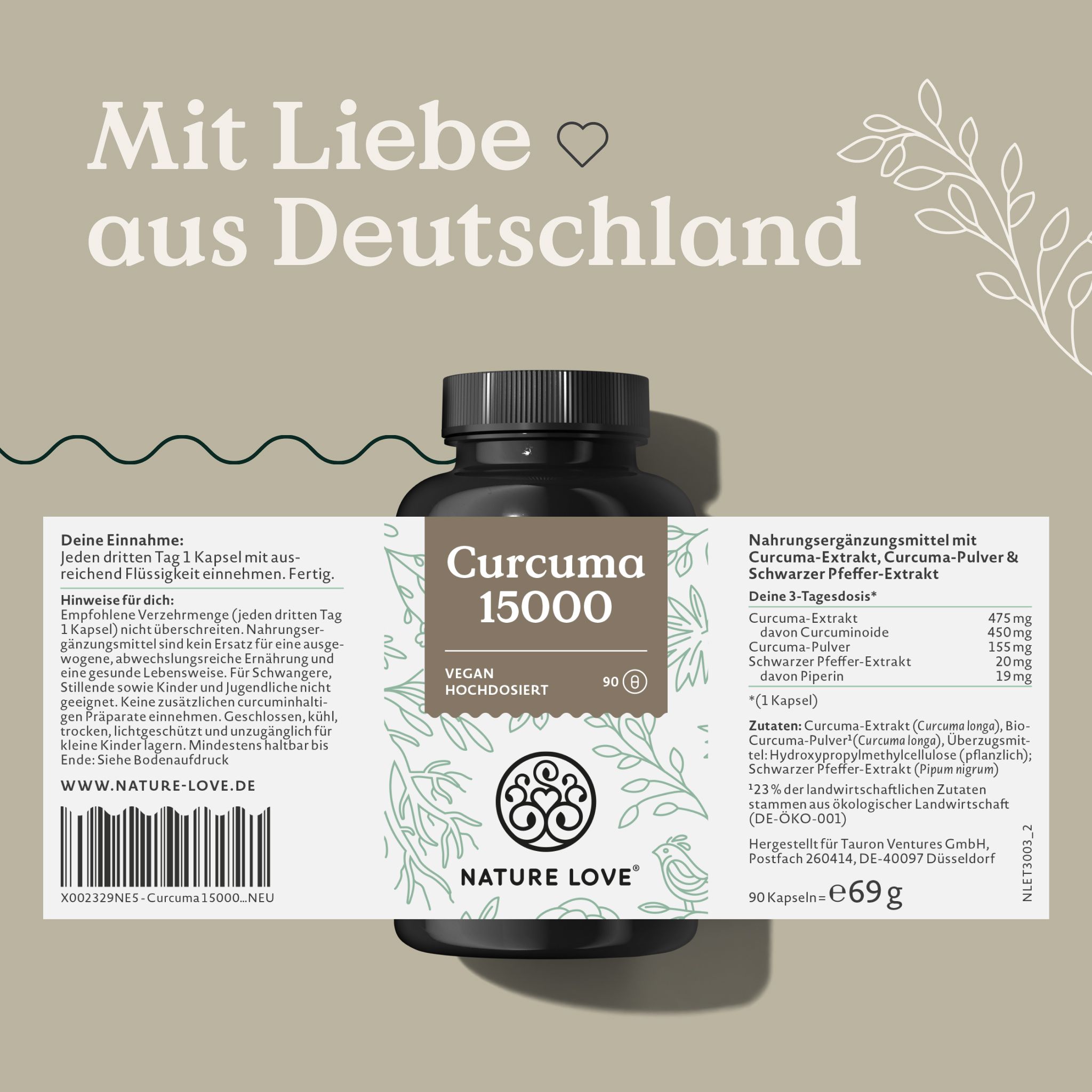 Flacone con etichetta. Testo: "Curcuma 15000", ingredienti, informazioni nutrizionali, codice a barre. Logo "NATURE LOVE®". Testo: "Mit Liebe aus Deutschland".