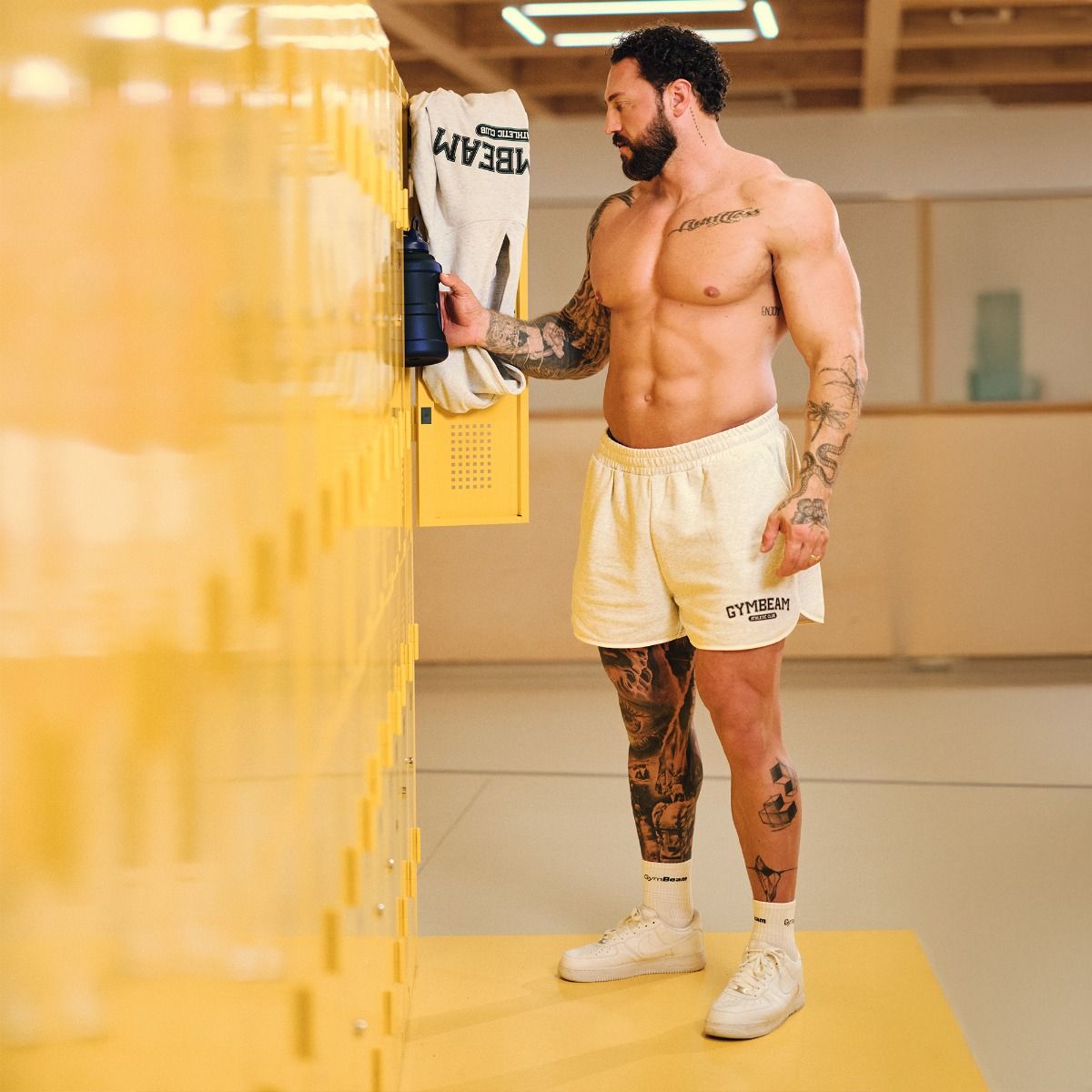GymBeam Pantaloncini sportivi uomo oversize con tasche Varsity grigio