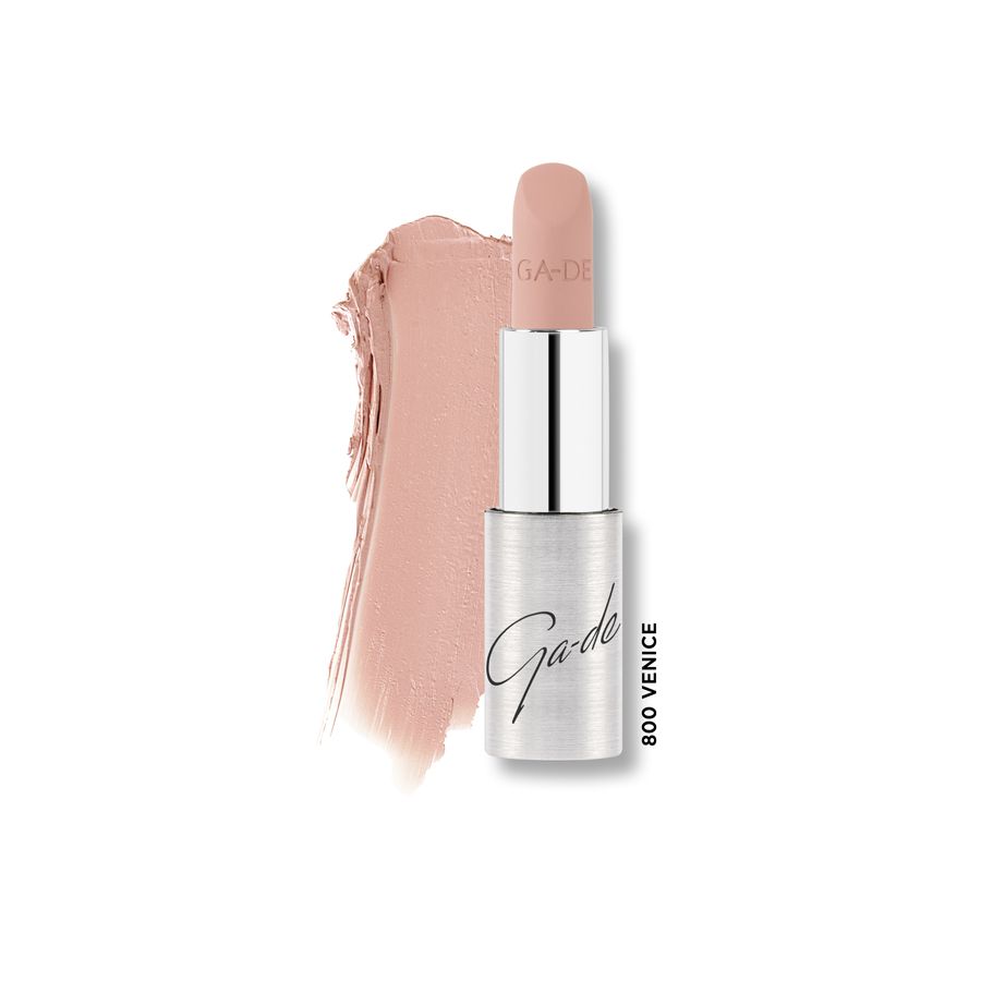 Rossetto opaco Ga-De Selfie, colore 800 Venice, con astuccio argentato e swatch del colore.