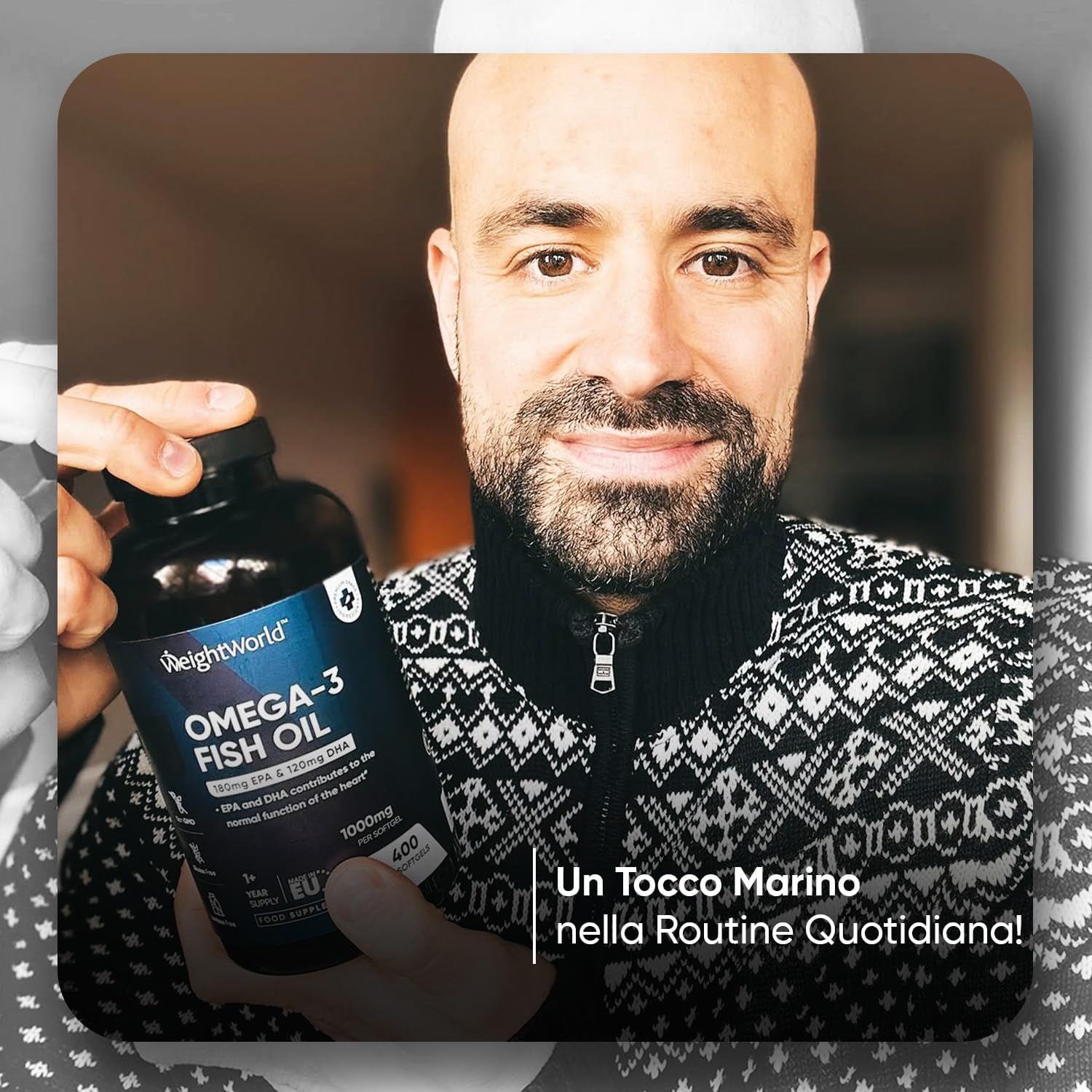 Un uomo tiene in mano un flacone di Omega 3 Fischöl. Testo: Un tocco marino nella routine quotidiana!