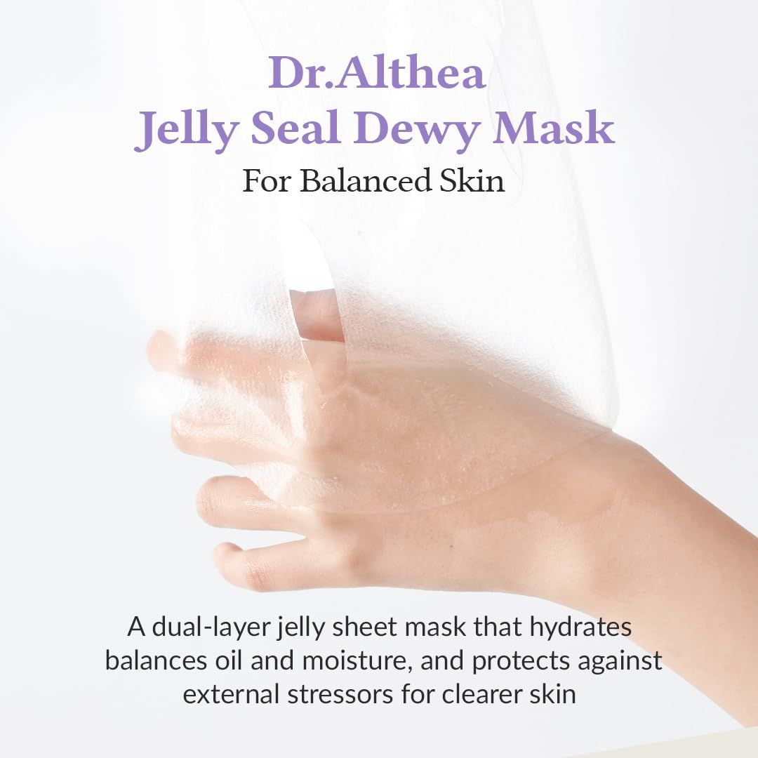 Mani che tengono una maschera facciale trasparente. Testo: Dr.Althea Jelly Seal Dewy Mask. Per una pelle equilibrata. Maschera a doppio strato.