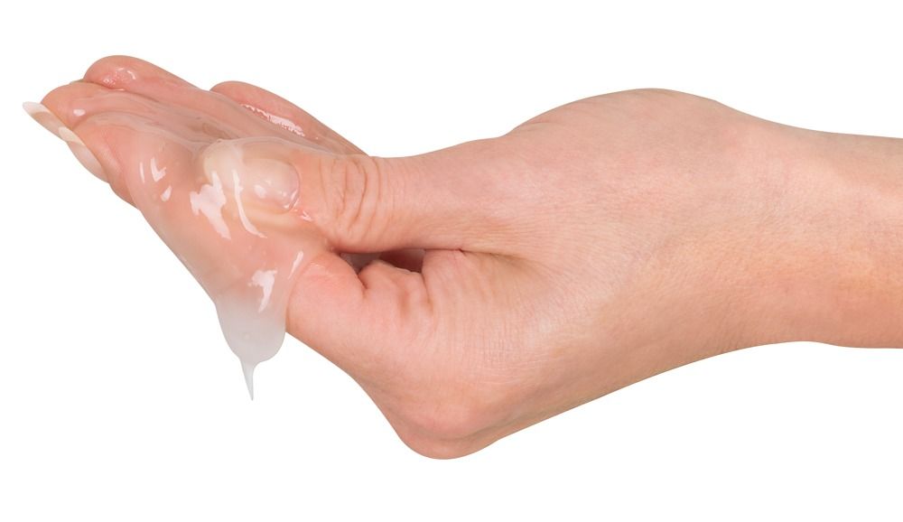 Gel su un palmo, versato da un tubo Lubry Flutschi Gel Ibrido.