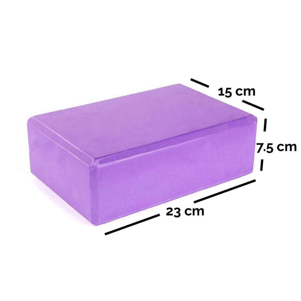 Blocco yoga viola con dimensioni: 23x15x7,5 cm. Bordi arrotondati.