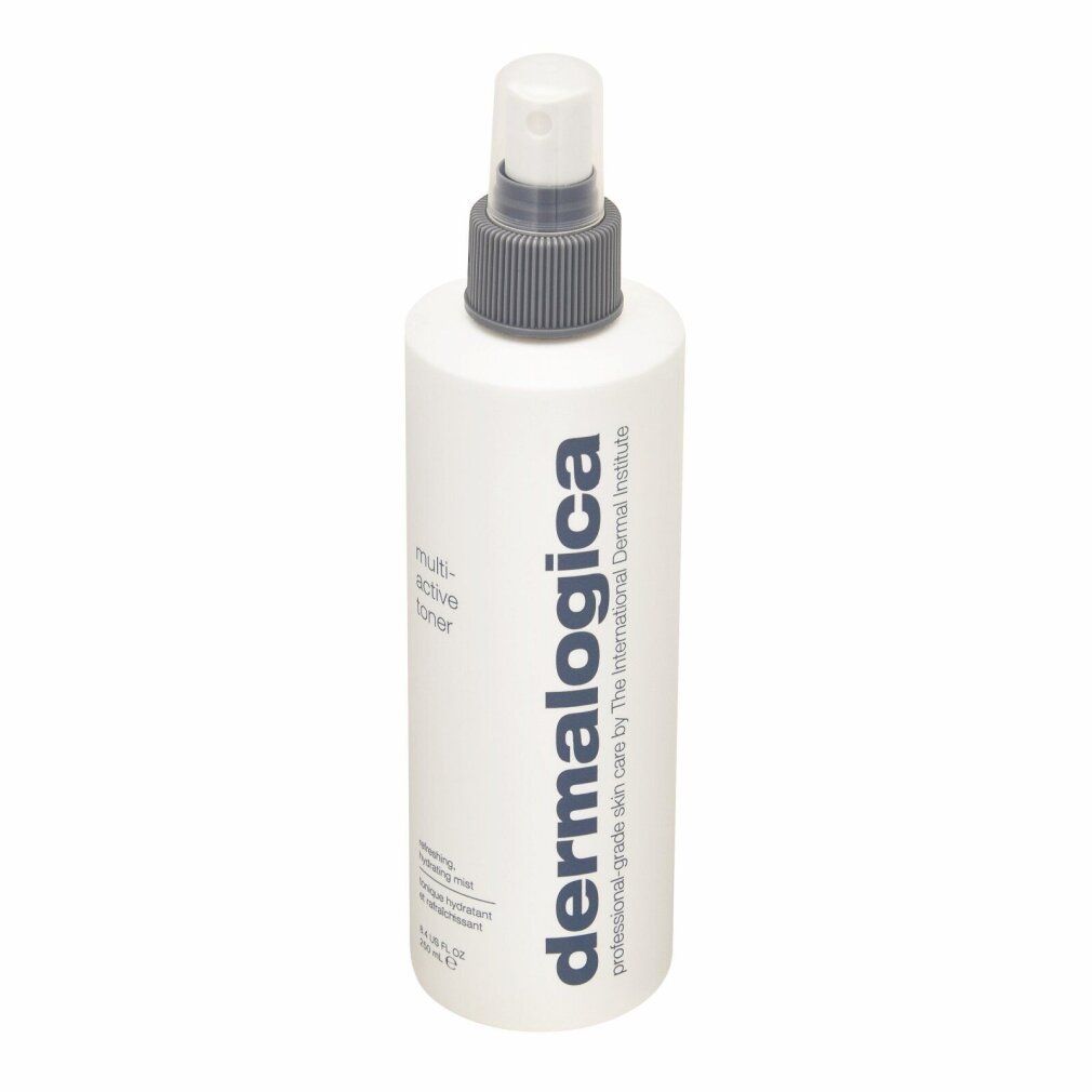 Flacone bianco con vaporizzatore. Scritta: multi-active toner, Dermalogica. Flacone leggermente inclinato.