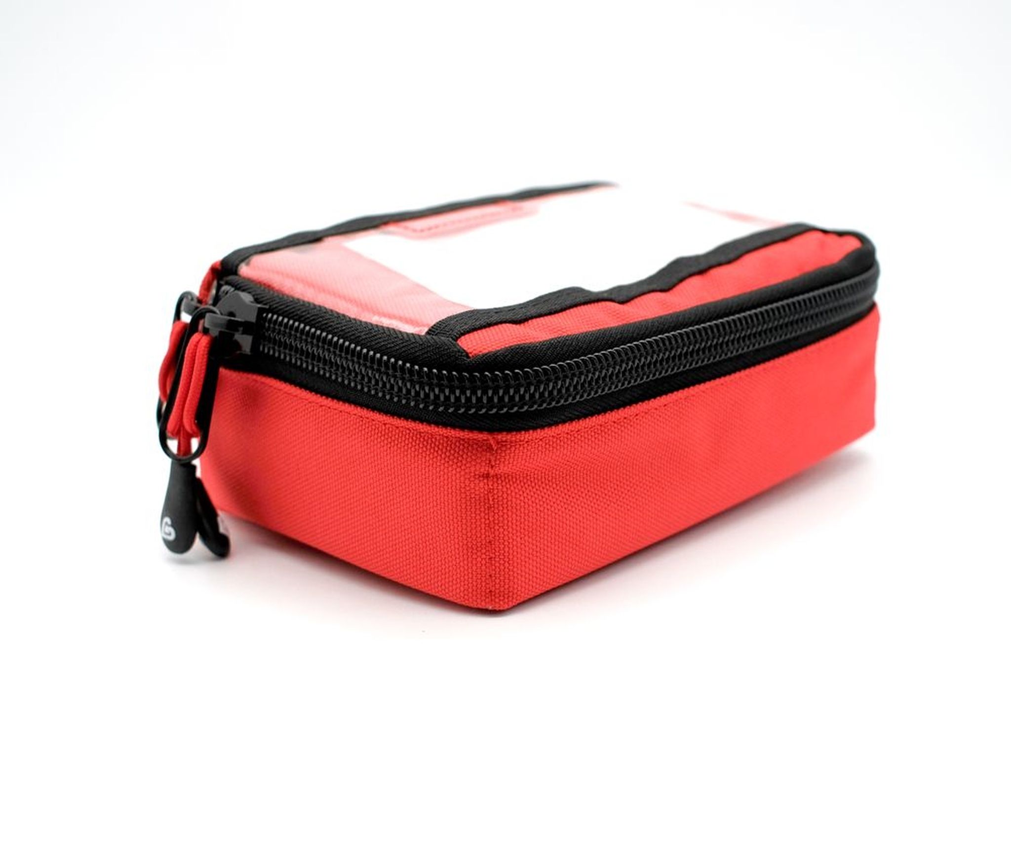 Borsa d'emergenza rossa chiusa, con cerniera e scomparto trasparente superiore.