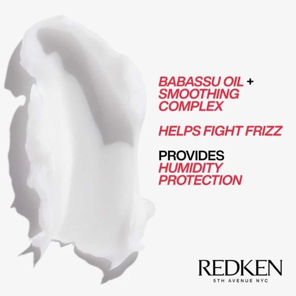 Prodotto bianco, Babassu Oil + Smoothing Complex. Testo: Combatte l'effetto crespo, protegge dall'umidità. Logo Redken.