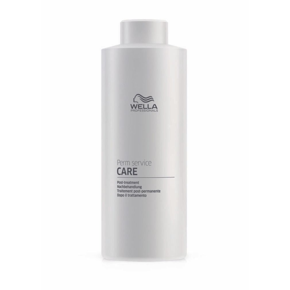 Flacone bianco con logo Wella e testo: Perm Service CARE. Post-treatment. Nachbehandlung. Trattamento post-permanente. Dopo il trattamento.