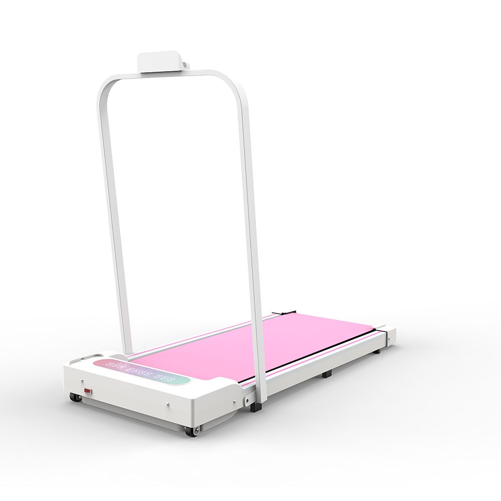 Tapis roulant pieghevole con superficie rosa, telaio bianco, display LED e maniglia. In piedi.