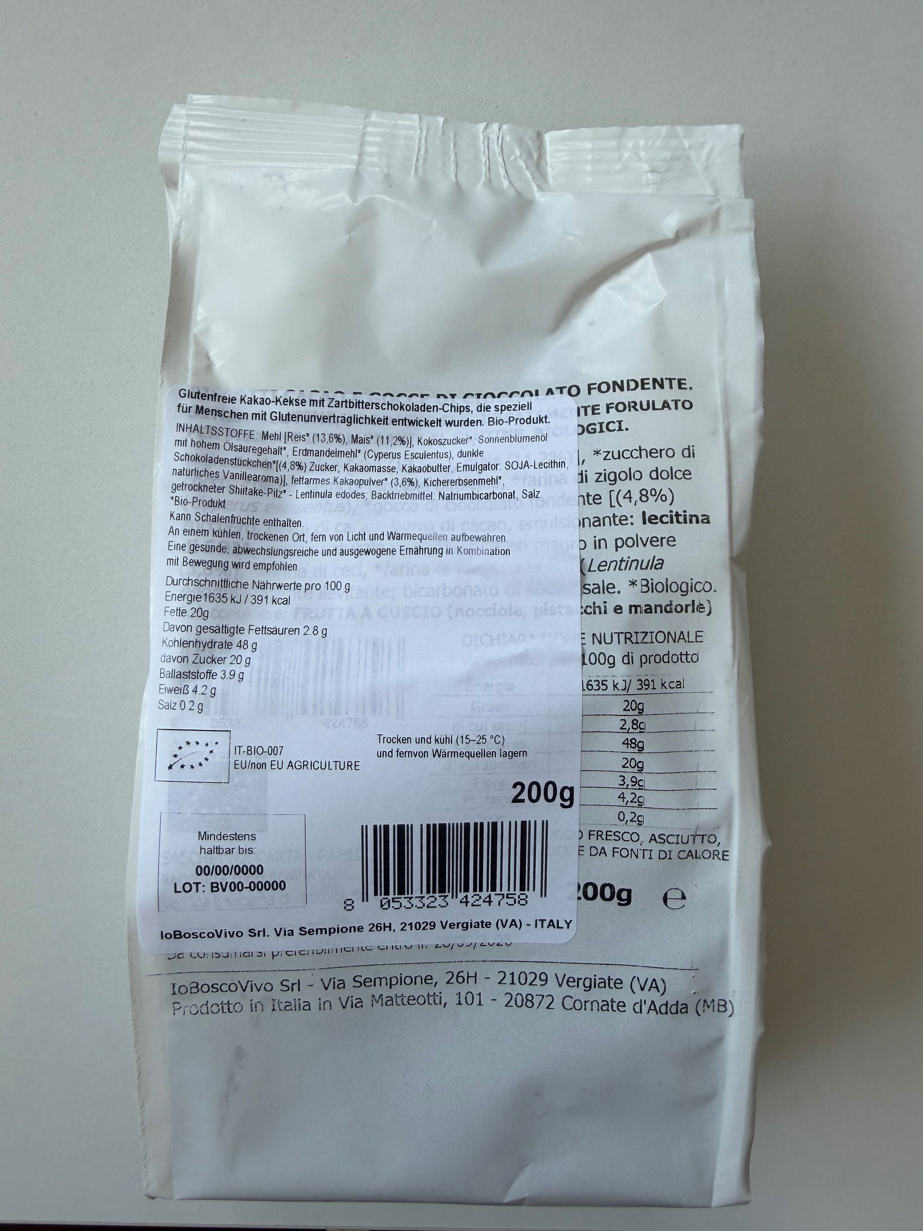 Retro confezione biscotti bio IoBoscoVivo senza glutine con lista ingredienti e marchio bio.