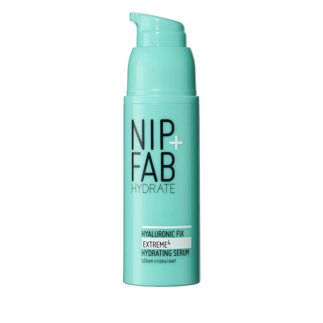 Flacone turchese con pompa. Scritta: NIP+FAB, HYDRATE, HYALURONIC FIX EXTREME4, HYDRATING SERUM.
