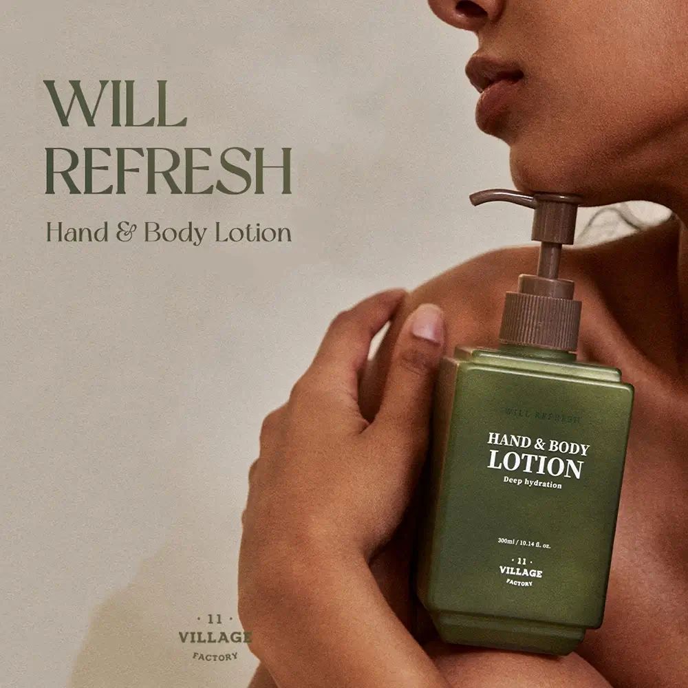 Flacone verde di lozione mani e corpo accanto a una persona. Testo: Will Refresh, Hand & Body Lotion. Logo: 11 Village Factory.