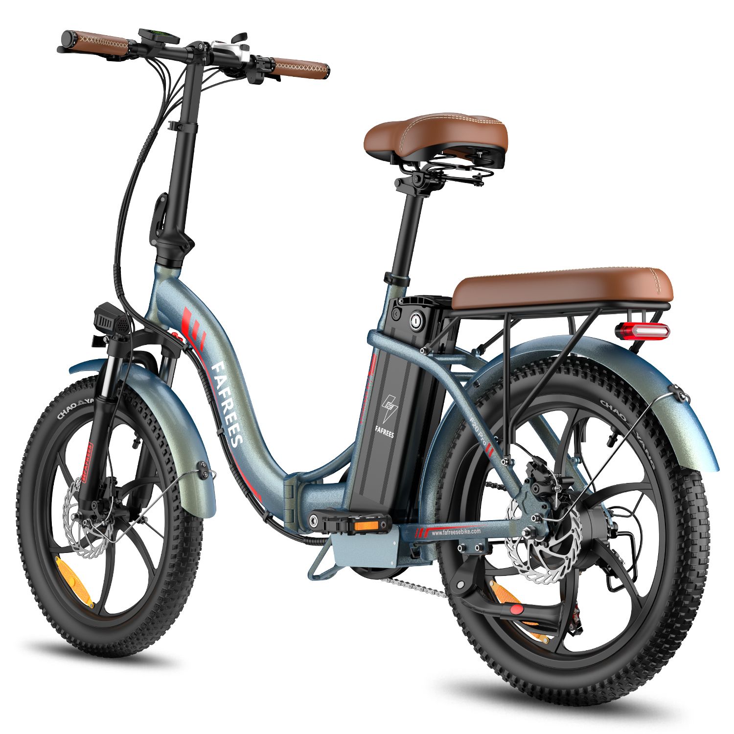 E-bike pieghevole FAFREES. Telaio blu-grigio, sella marrone. Batteria sul telaio. Pneumatici larghi.
