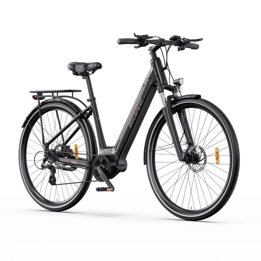 E-bike nera con motore centrale. Ruote, sella, portapacchi e manubrio visibili. "ONESPORT" è scritto sul telaio.