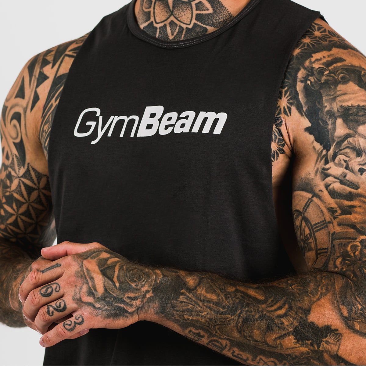 GymBeam Canotta uomo Cut Off Black con vestibilità morbida in cotone e poliestere