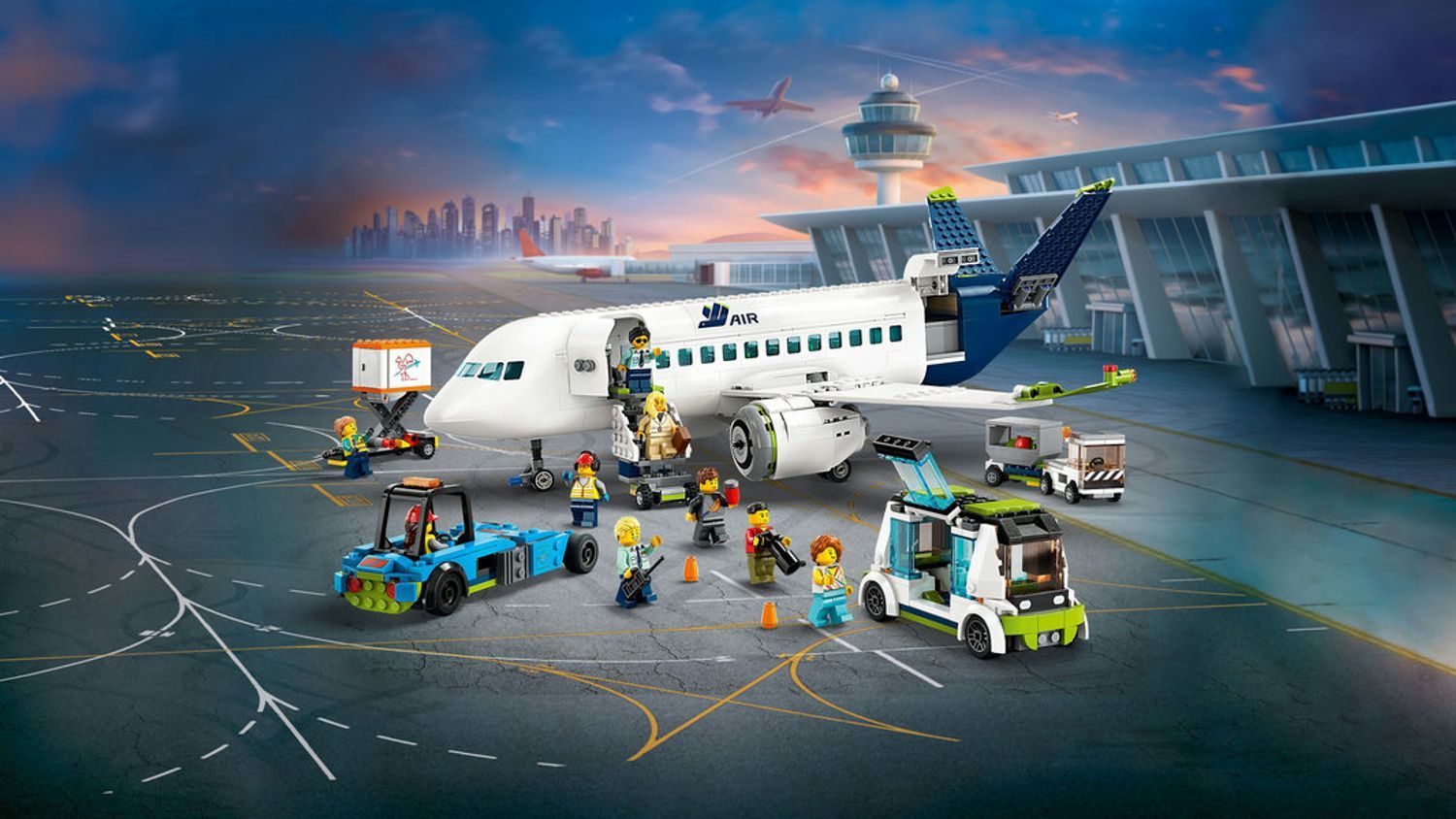 Set LEGO City con aereo, scena aeroportuale e minifigure. Vari veicoli e personaggi.