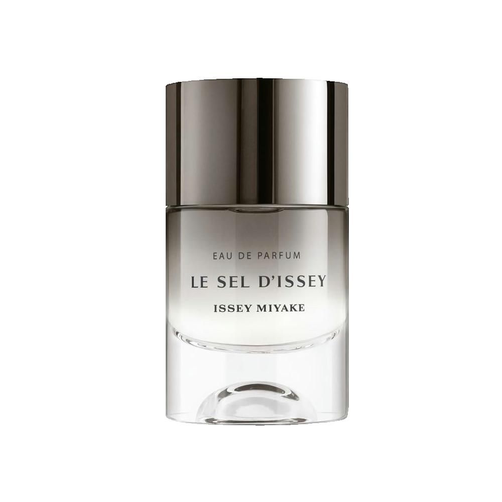 Flacone in vetro con tappo argentato. Scritta: Eau de Parfum, Le Sel d'Issey, Issey Miyake.
