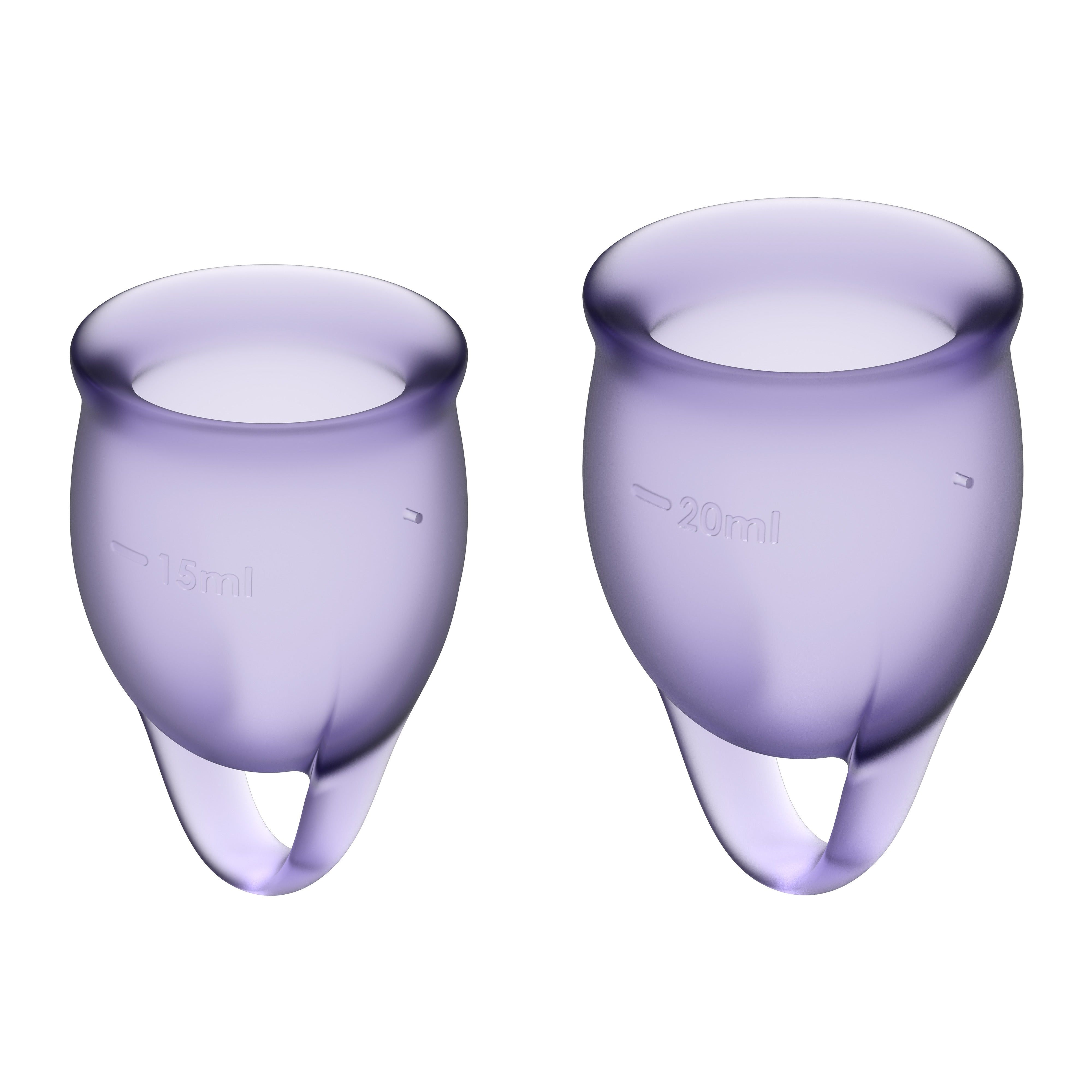 Due coppette mestruali viola. Una con indicazione 15ml, l'altra 20ml. Entrambe hanno un anello.