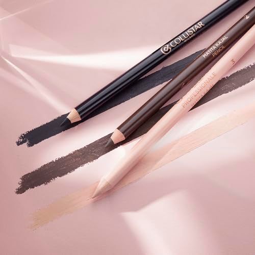 Tre matite kajal. Nera, marrone e beige. Scritta 'Collistar' e 'Matita Kajal Professionale'.