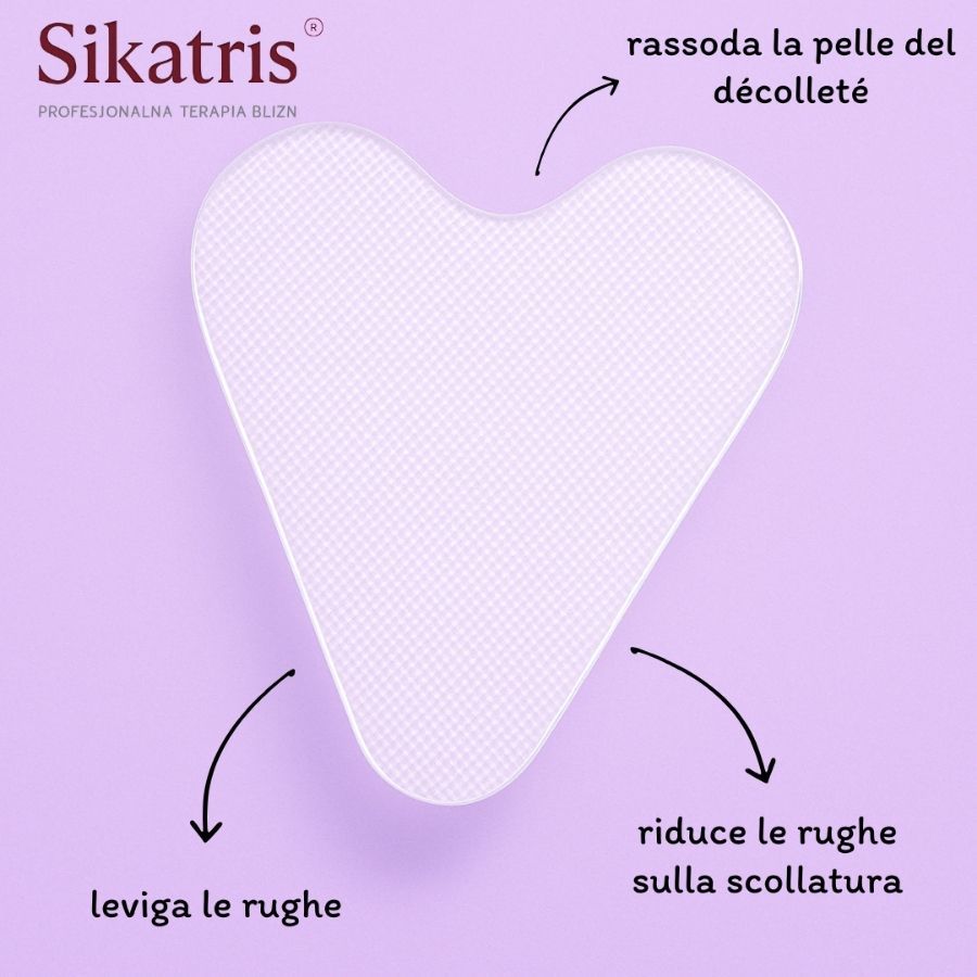 Cerotto in silicone a forma di cuore con testo: levigazione delle rughe, rassodamento della pelle, riduzione delle rughe. Sfondo: viola.