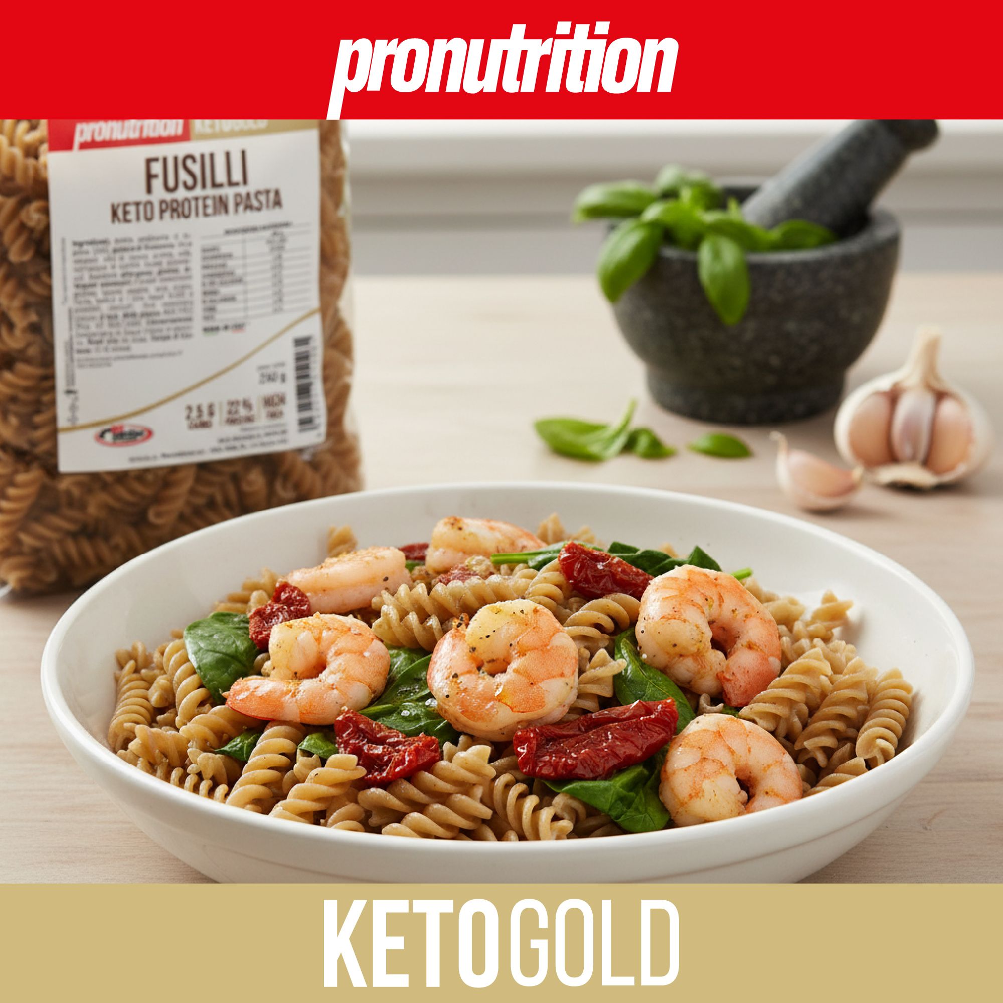 Pasta fusilli con gamberi e verdure in una ciotola. Marchio: Pronutrition. Scritta: Ketogold.