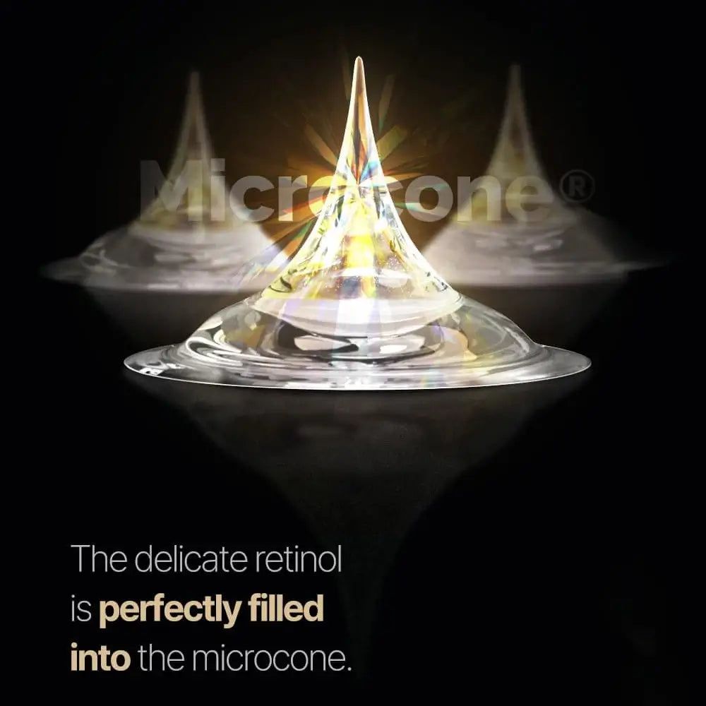 Primo piano di tre microconi. Testo: The delicate retinol is perfectly filled into the microcone.