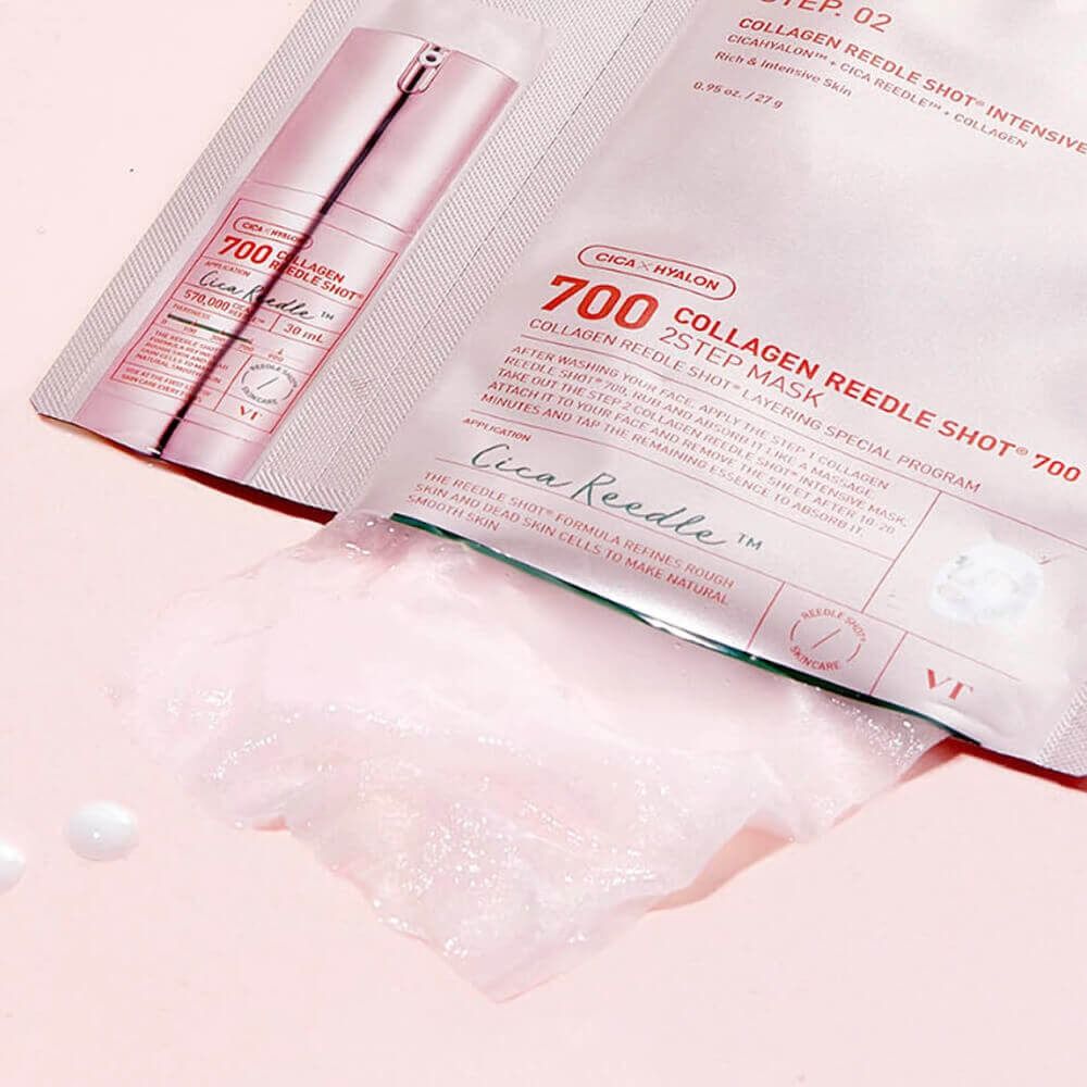 Due confezioni di maschere. Scritta: Kollagen Reedle Shot 700 maschera in tessuto a 2 fasi. Contiene siero e maschera.