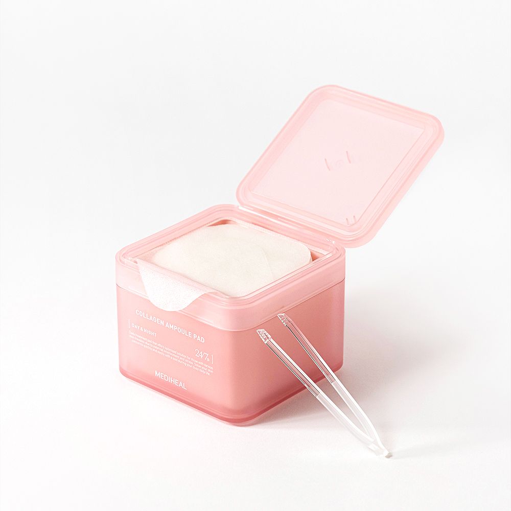 Contenitore rosa aperto con tamponi. Pinzette accanto.