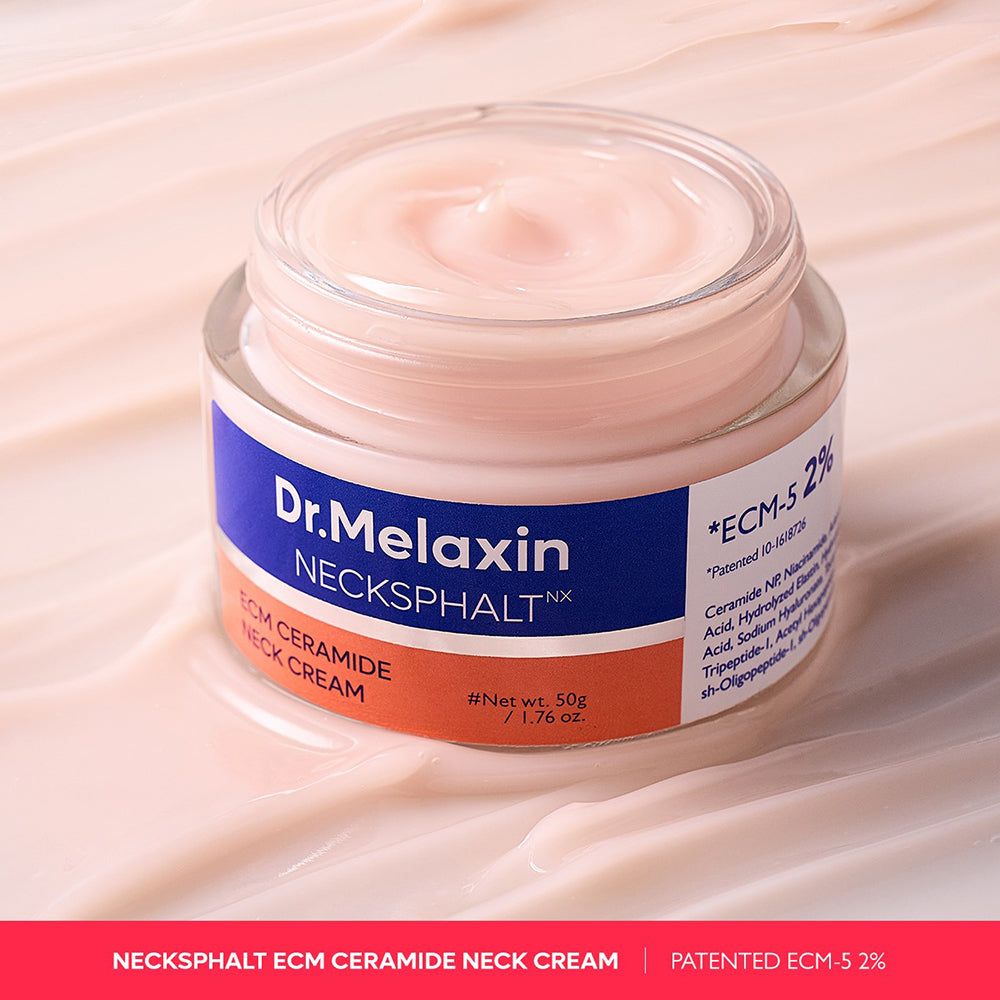 Vasetto di Dr. Melaxin Necksphalt ECM Ceramide Neck Cream con crema versata e coperchio accanto.