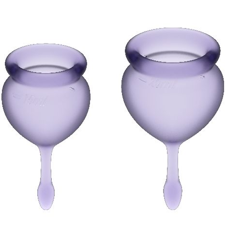 Due coppette mestruali viola di diverse dimensioni, in silicone medicale.