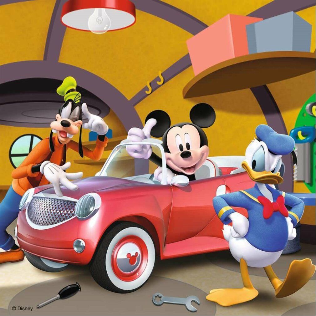 Topolino, Pippo e Paperino davanti a un'auto rossa in un'officina. Attrezzi a terra.