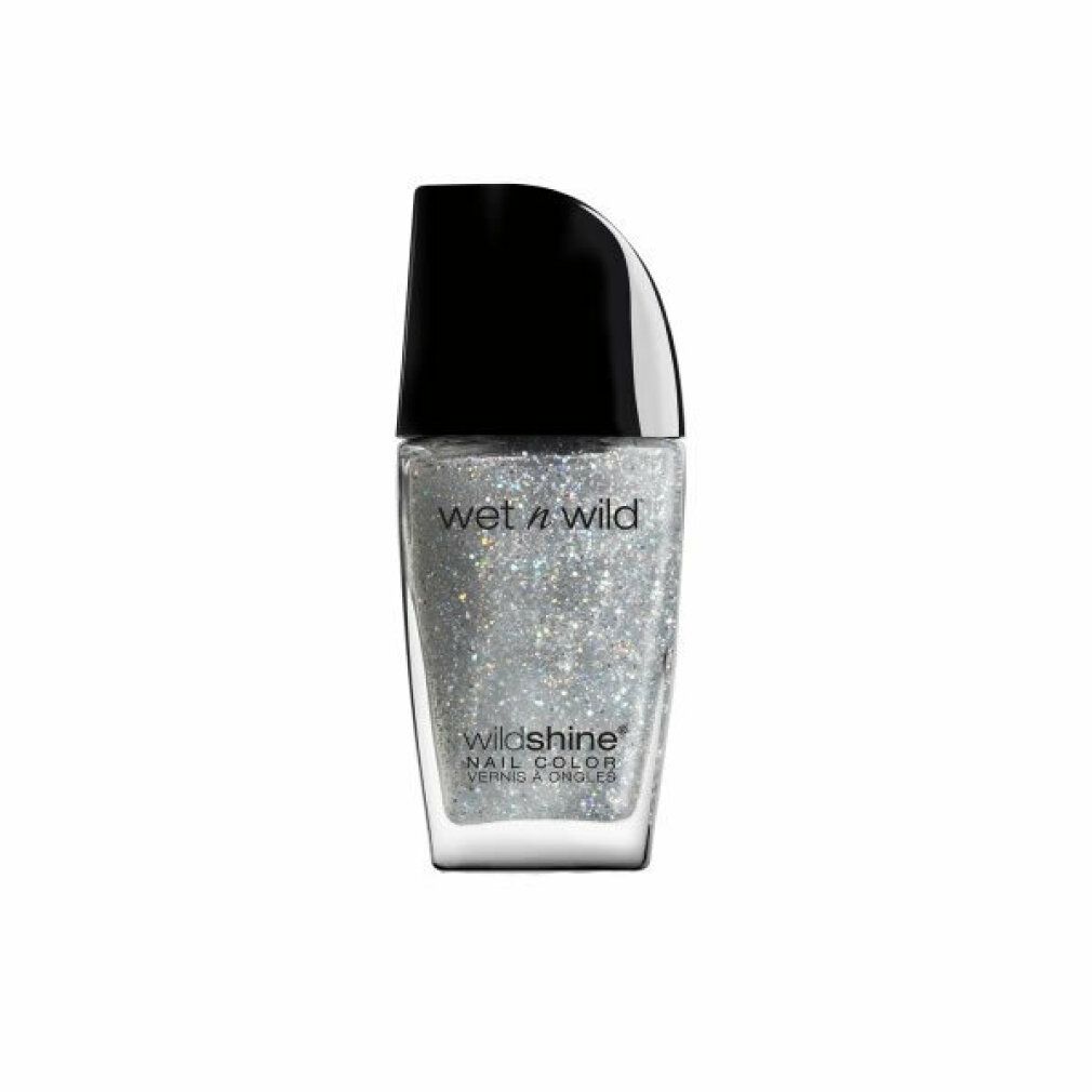 Flacone di smalto glitterato argento. Tappo nero. Scritta: Wet n Wild Wild Shine Nail Color.