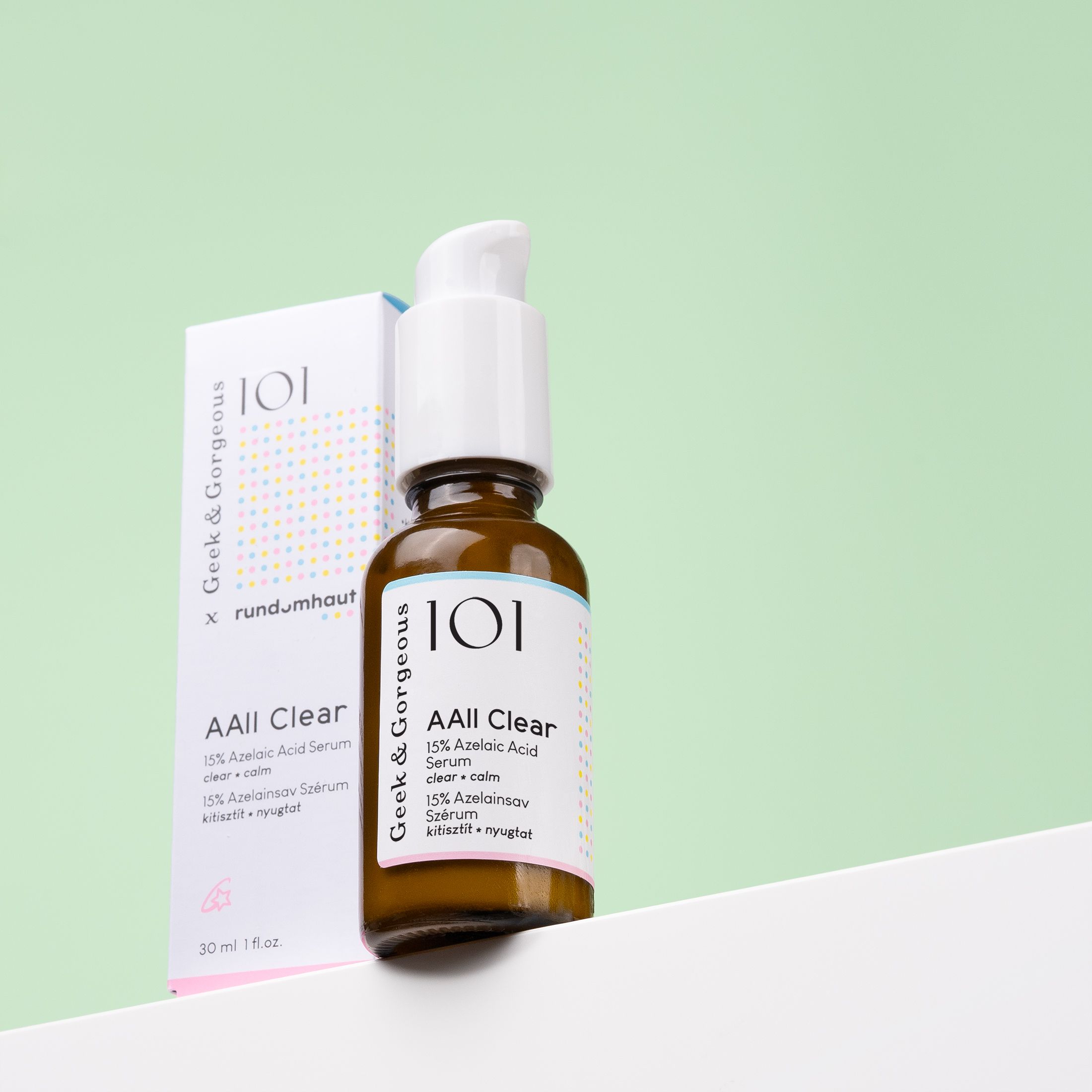 Flacone in vetro marrone con erogatore a pompa, etichetta '101 AAll Clear 15% Azelaic Acid Serum'.
