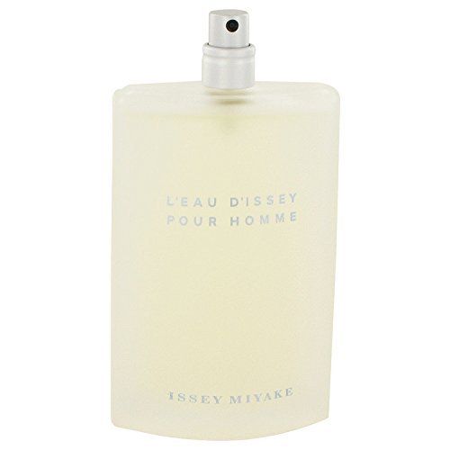 Flacone con vaporizzatore. Scritta: Issey Miyake, L'Eau d'Issey pour Homme. Liquido giallastro. Vaporizzatore argentato.