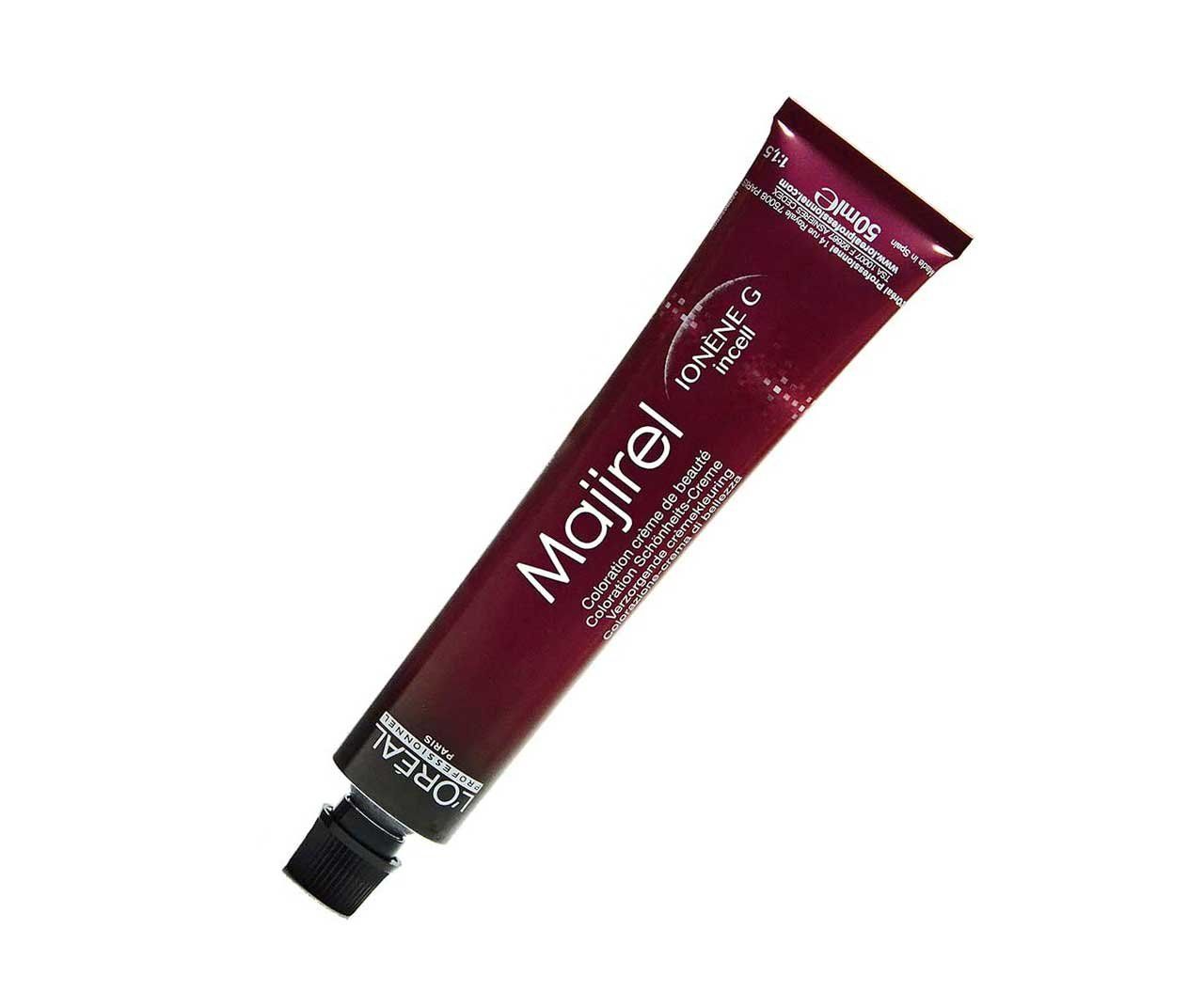 Tubo di colorazione per capelli Majirel. Tubo bordeaux con tappo nero. Testo: Majirel, L'Oréal, 50ml.