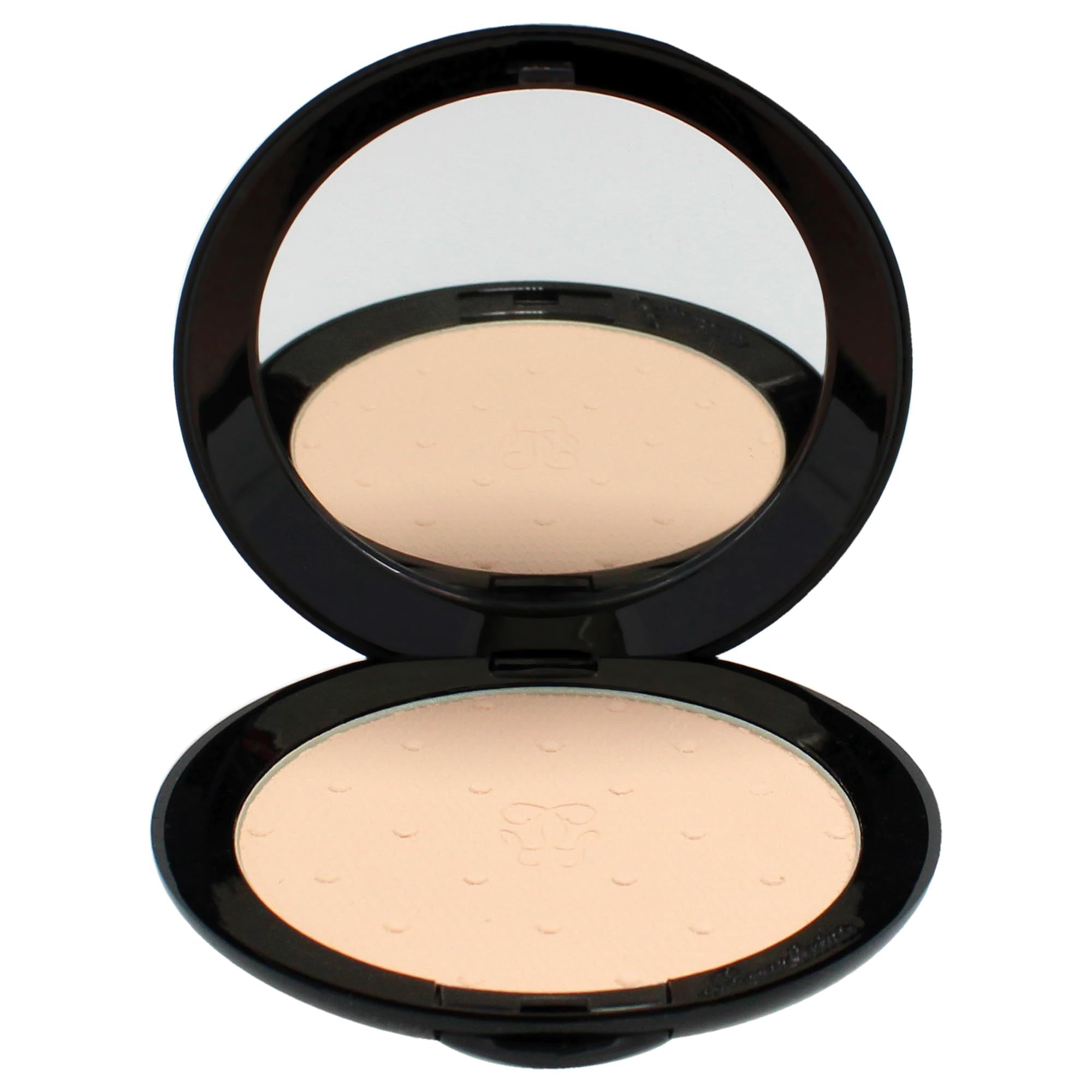 Cipria compatta rotonda aperta con specchio. Astuccio nero, cipria beige chiaro. Motivo in rilievo sulla cipria.