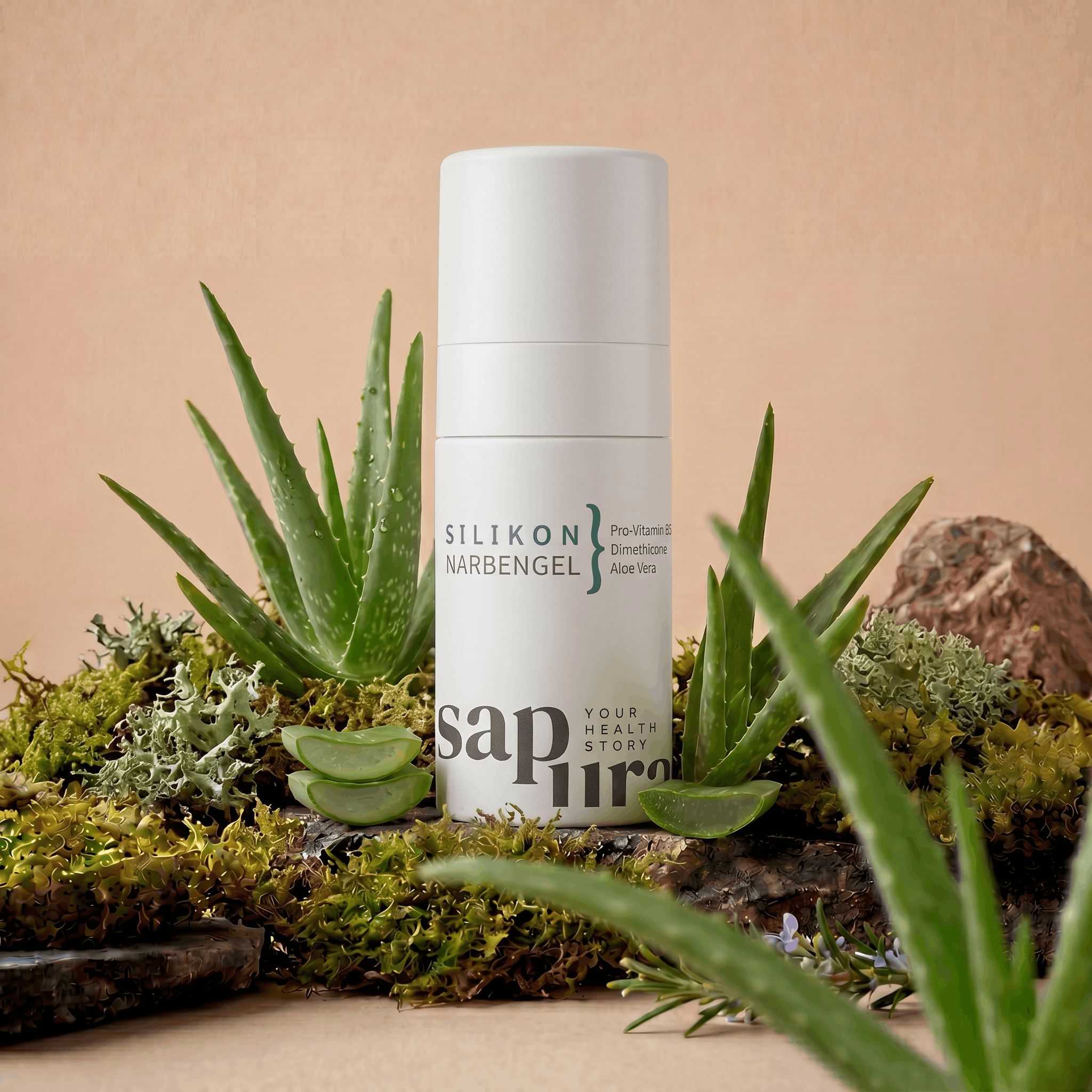 Flacone di gel di silicone per cicatrici con piante di aloe vera e muschio.