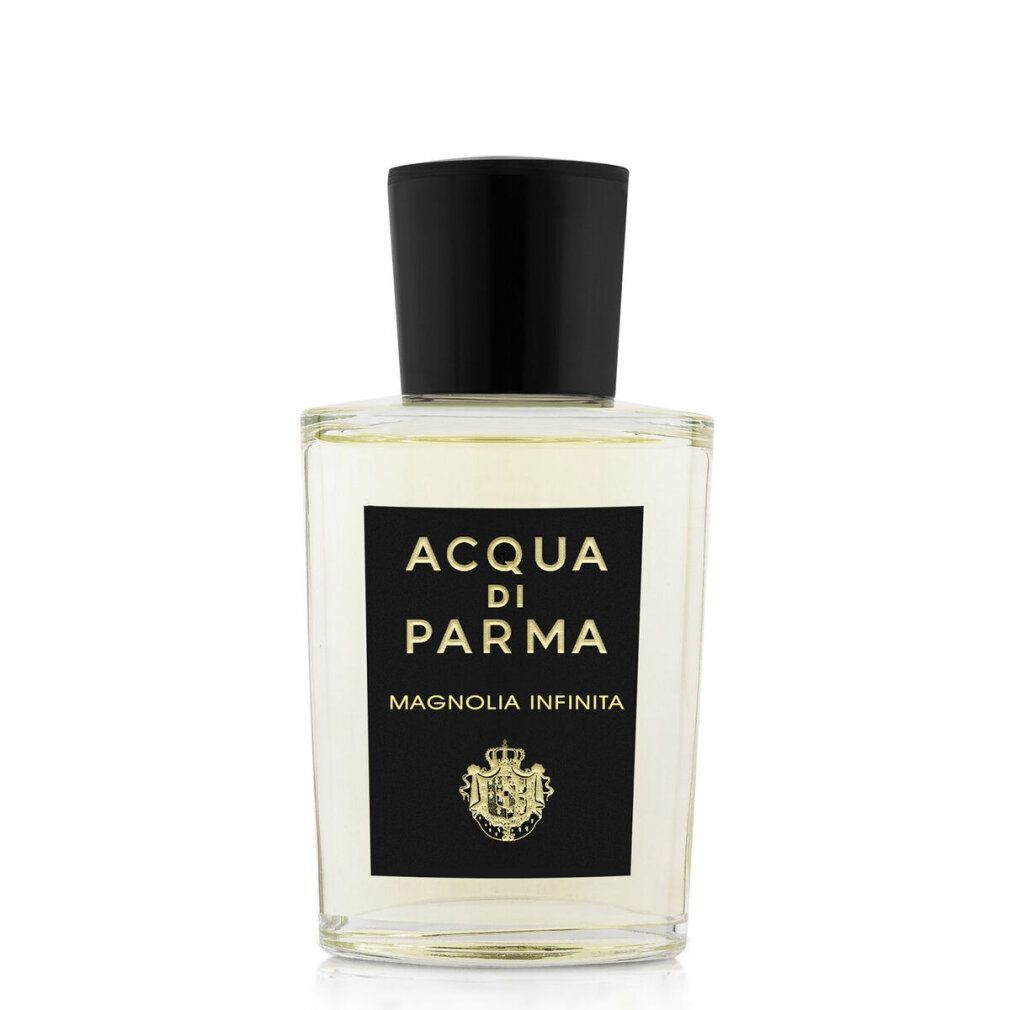 Flacone di profumo con tappo nero. Etichetta nera con testo bianco: ACQUA DI PARMA, MAGNOLIA INFINITA. Stemma dorato.