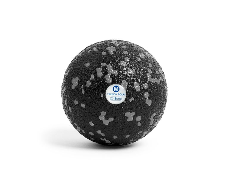 Pallina per fascia nera con punti bianchi. Adesivo con indicazione della taglia. Trendy Bola. Diametro 8cm.