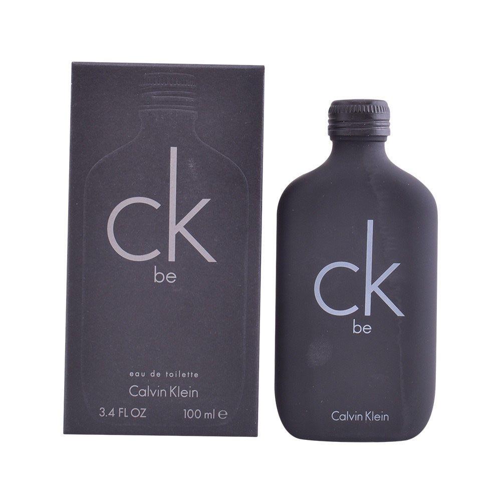 Flacone e confezione neri con logo "ck be" bianco. Visibili "eau de toilette" e "Calvin Klein".