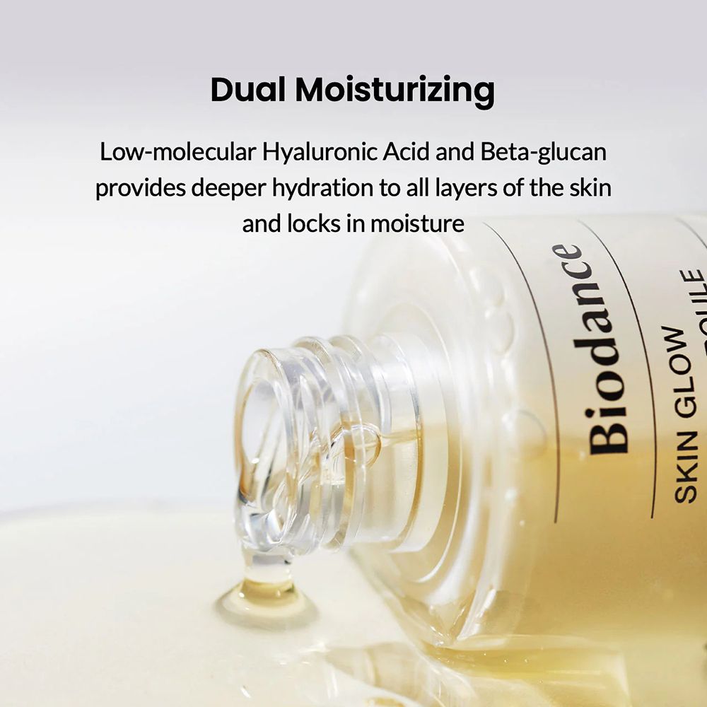 Primo piano del flacone di siero. Testo: Biodance Skin Glow Vital Ampoule. Dual Moisturizing. Ingredienti.