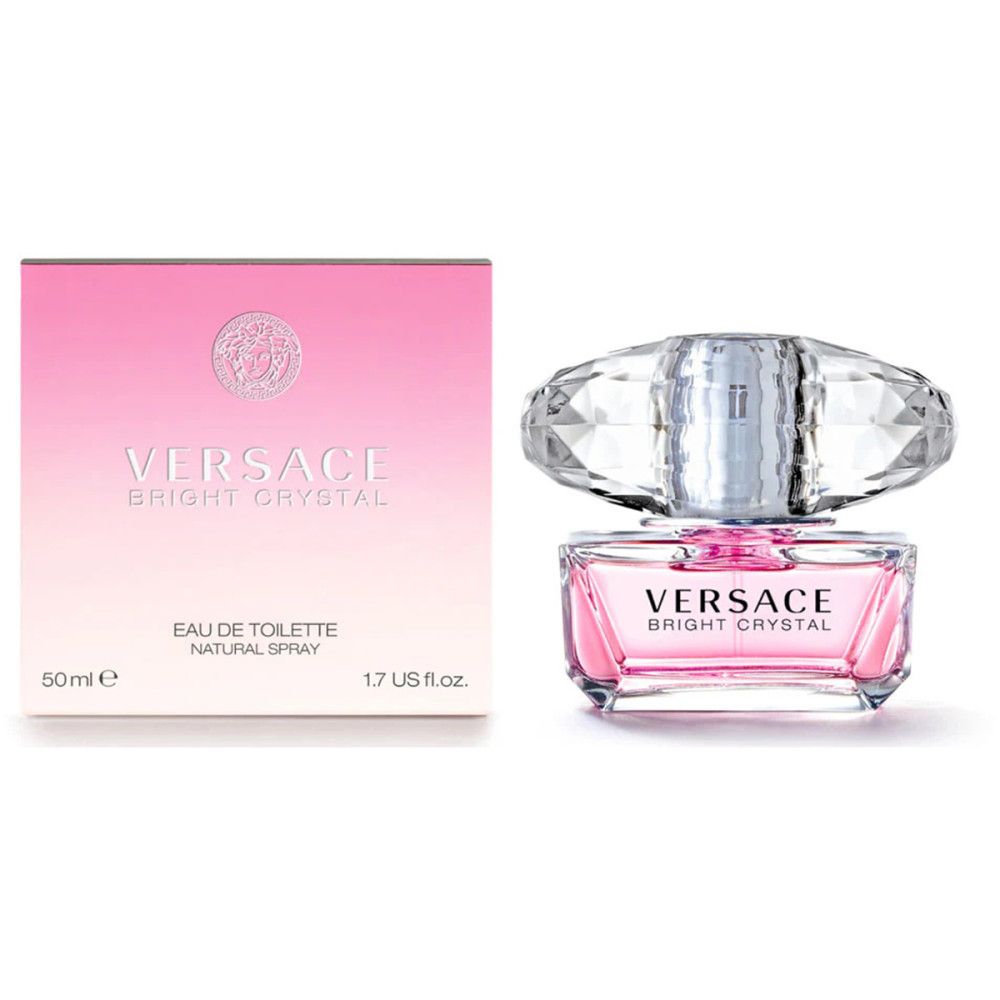 Versace Bright Crystal Eau de Toilette Spray. Flacone rosa con tappo cristallo, accanto scatola rosa con logo e scritta.