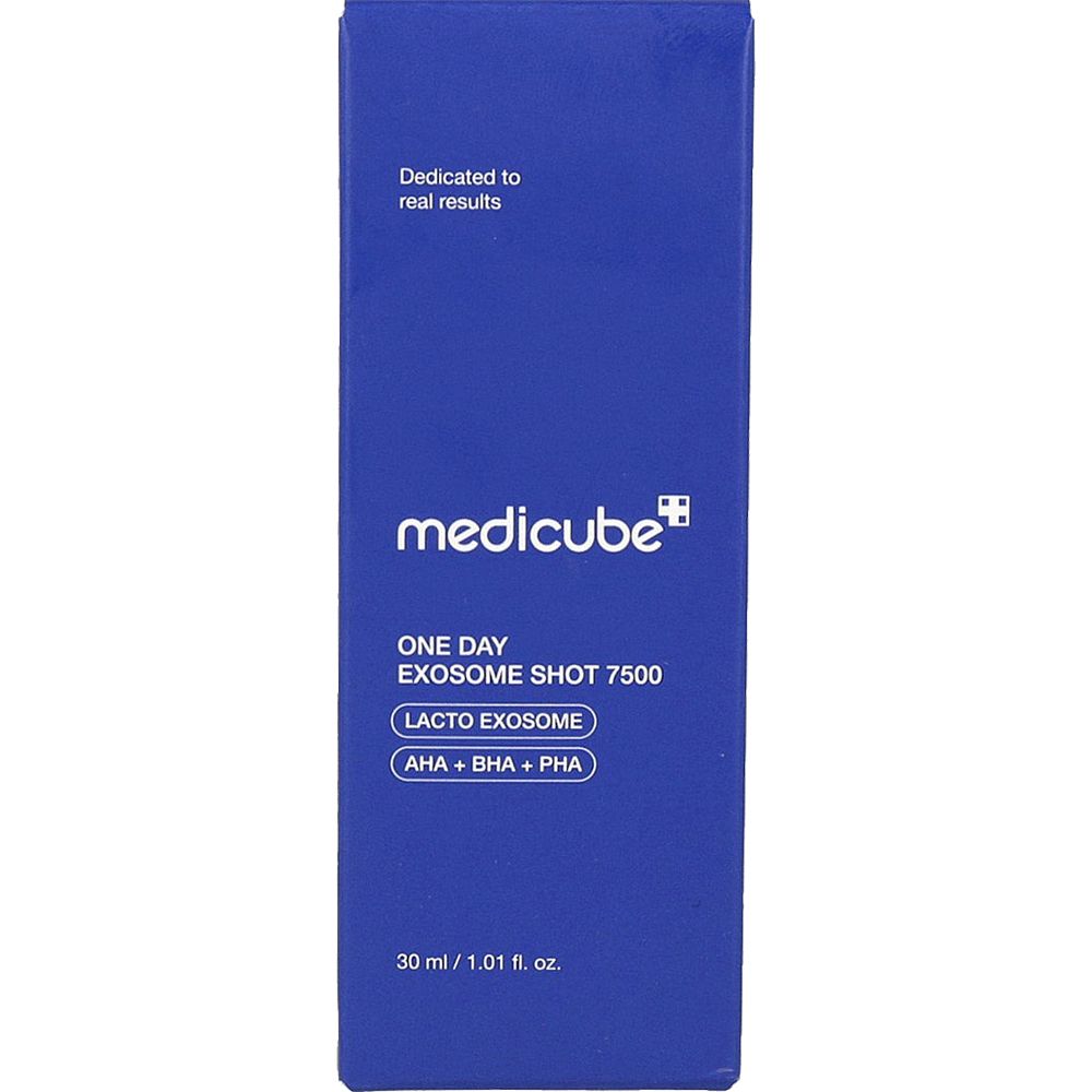 Confezione blu. Testo: medicube, ONE DAY EXOSOME SHOT 7500, LACTO EXOSOME, AHA + BHA + PHA, 30 ml / 1.01 fl. oz.