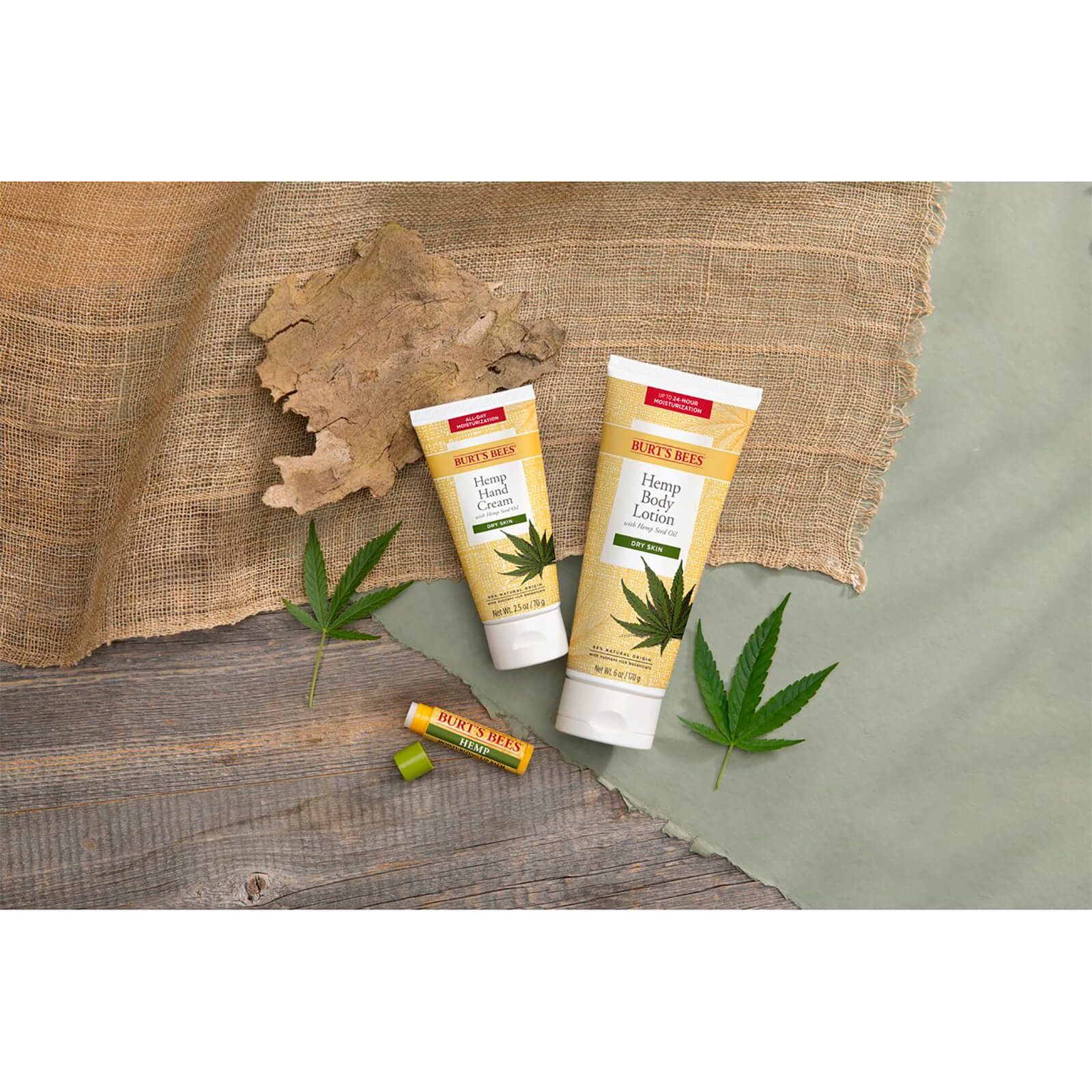 Burt's Bees Crema Mani alla Canapa