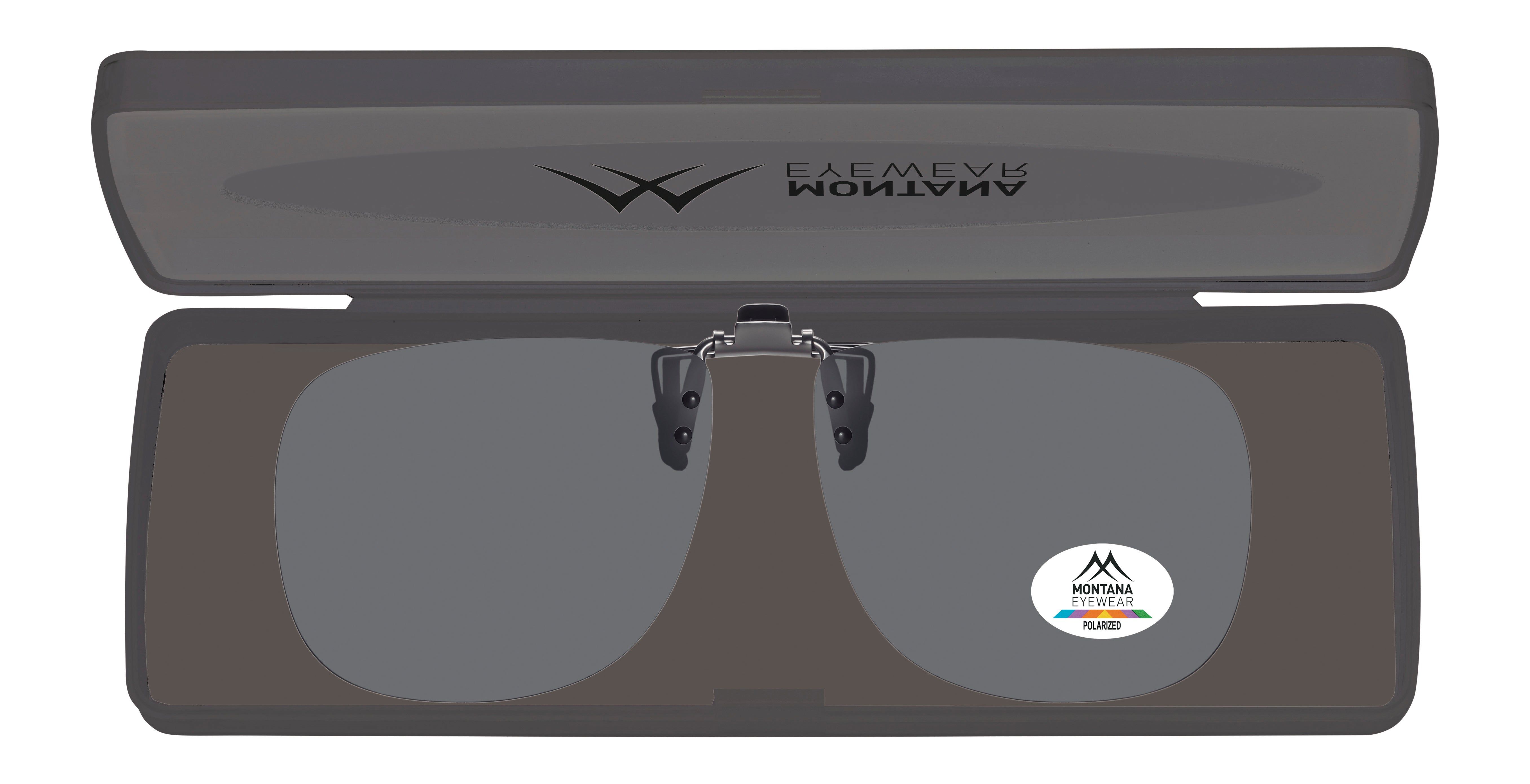Occhiali da sole in custodia. Lenti grigie, logo Montana Eyewear. Custodia con logo del marchio.