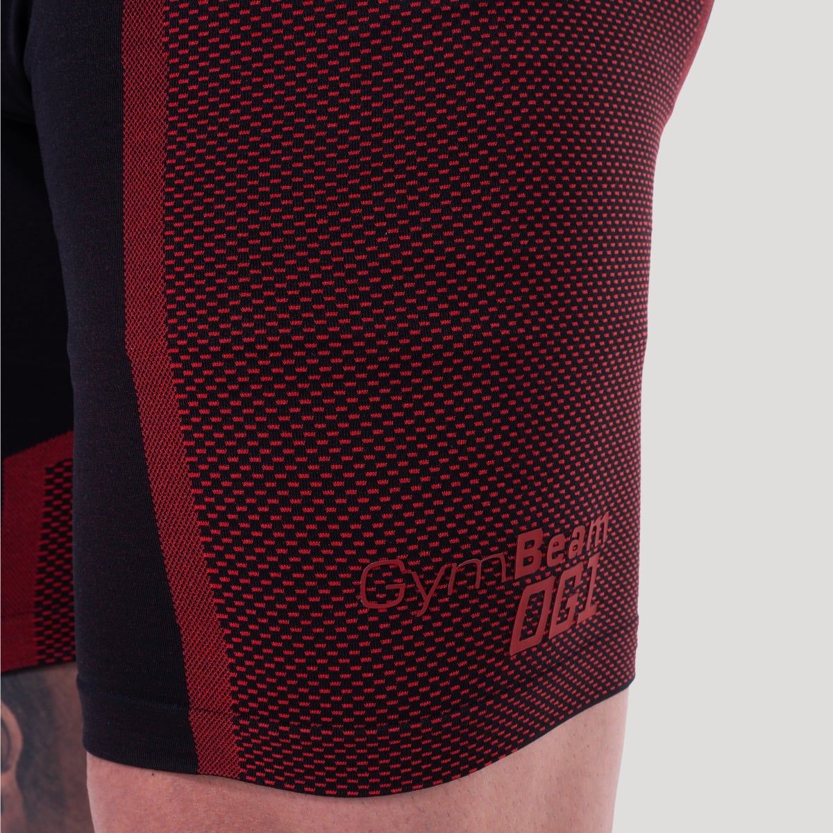 GymBeam Pantaloncini uomo slim senza cuciture, neri e rossi